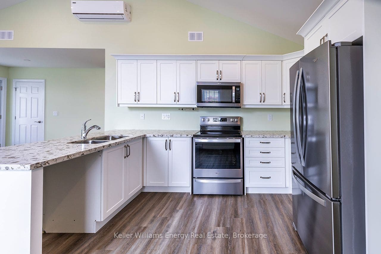 300 Croft Street, #601, Port Hope, Northumberland ON L1A 0E1