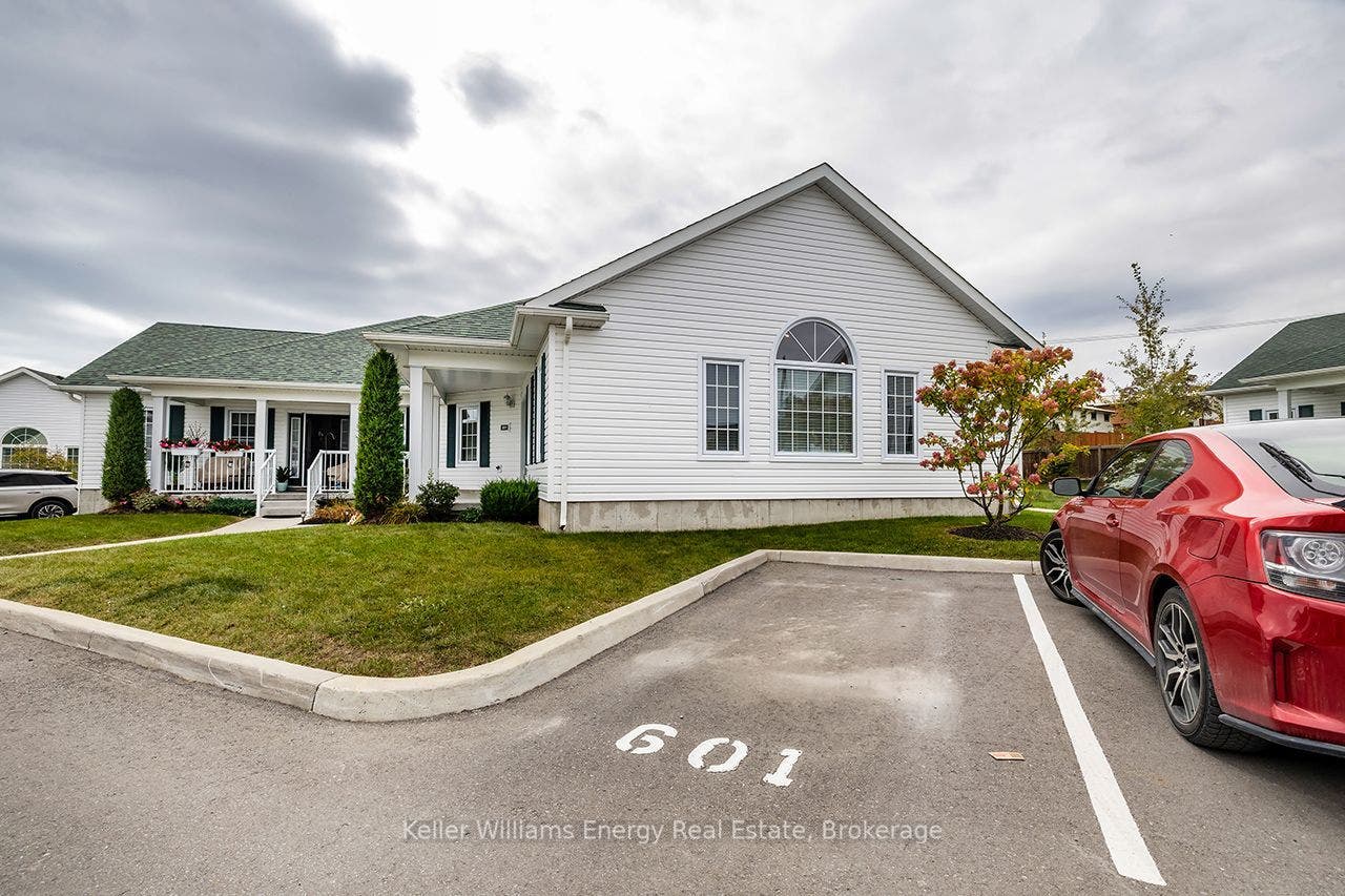 300 Croft Street, #601, Port Hope, Northumberland ON L1A 0E1