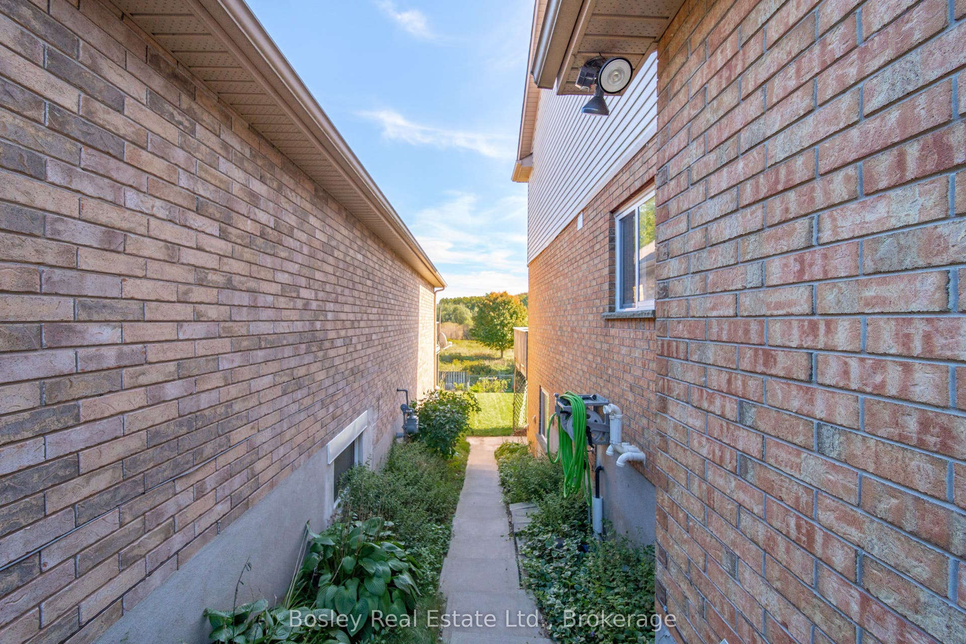 69 Southcreek Trail, #Lower, Guelph, Wellington ON N1G 5A7 69 Southcreek Trail, #Lower, Guelph, Wellington ON N1G 5A7