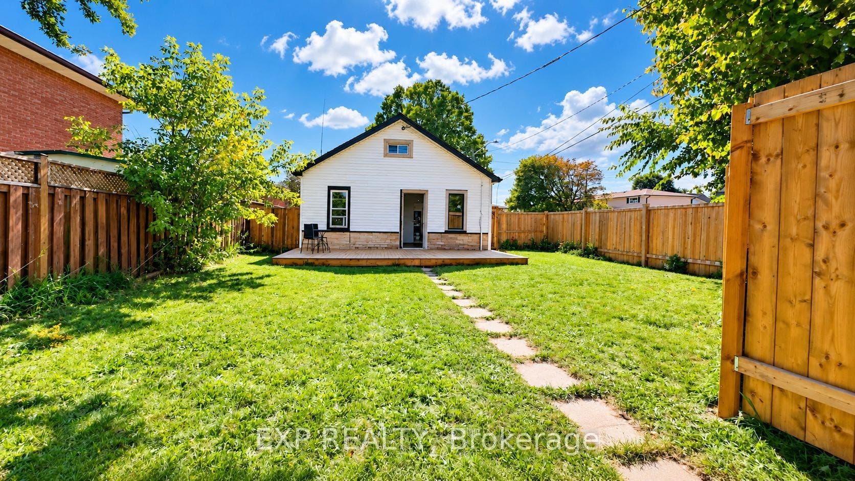 76 Avenue Road, Cambridge, Waterloo ON N1R 1C1 76 Avenue Road, Cambridge, Waterloo ON N1R 1C1