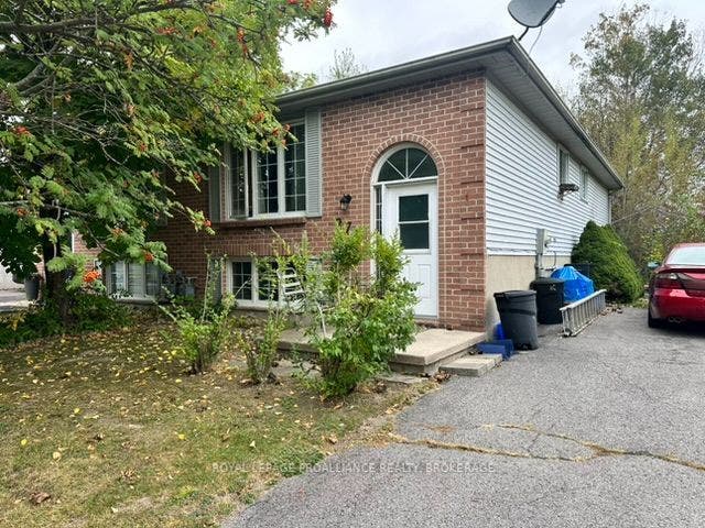 272 Owens Crescent, Kingston, Frontenac ON K7M 8H6 272 Owens Crescent, Kingston, Frontenac ON K7M 8H6