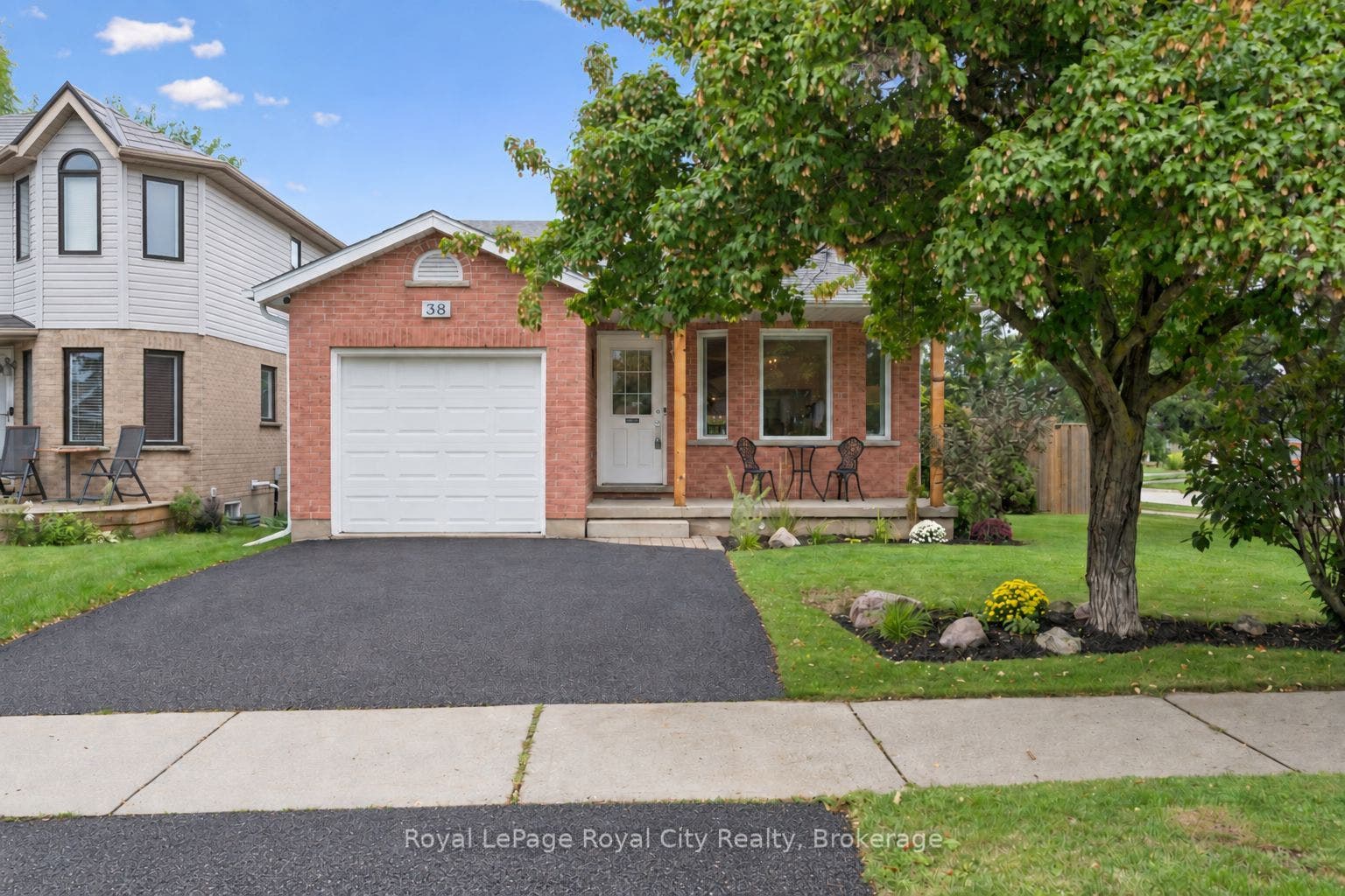 38 Borland Drive, Guelph, Wellington ON N1G 5B5 Virtually Edited