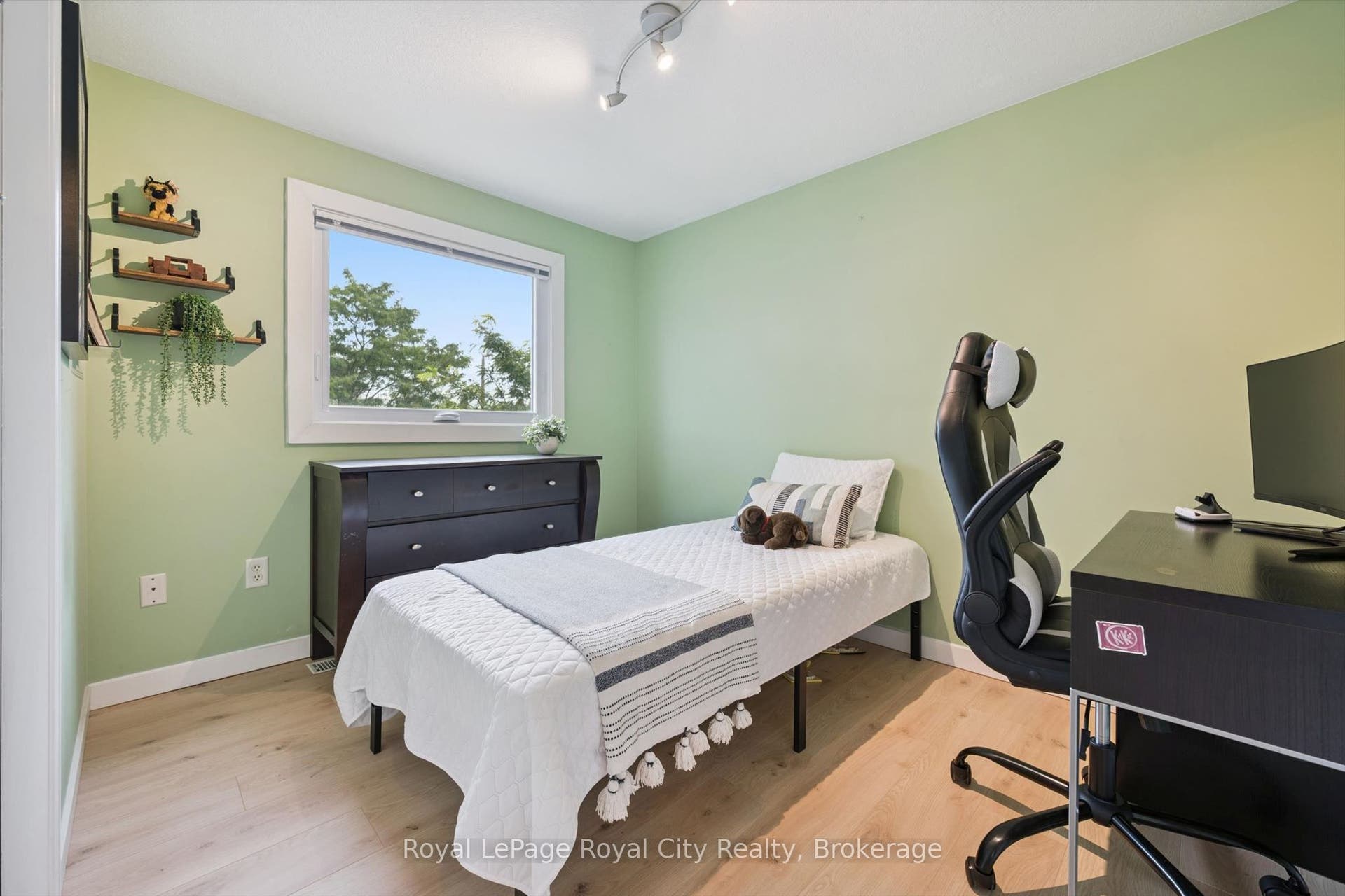 38 Borland Drive, Guelph, Wellington ON N1G 5B5 38 Borland Drive, Guelph, Wellington ON N1G 5B5