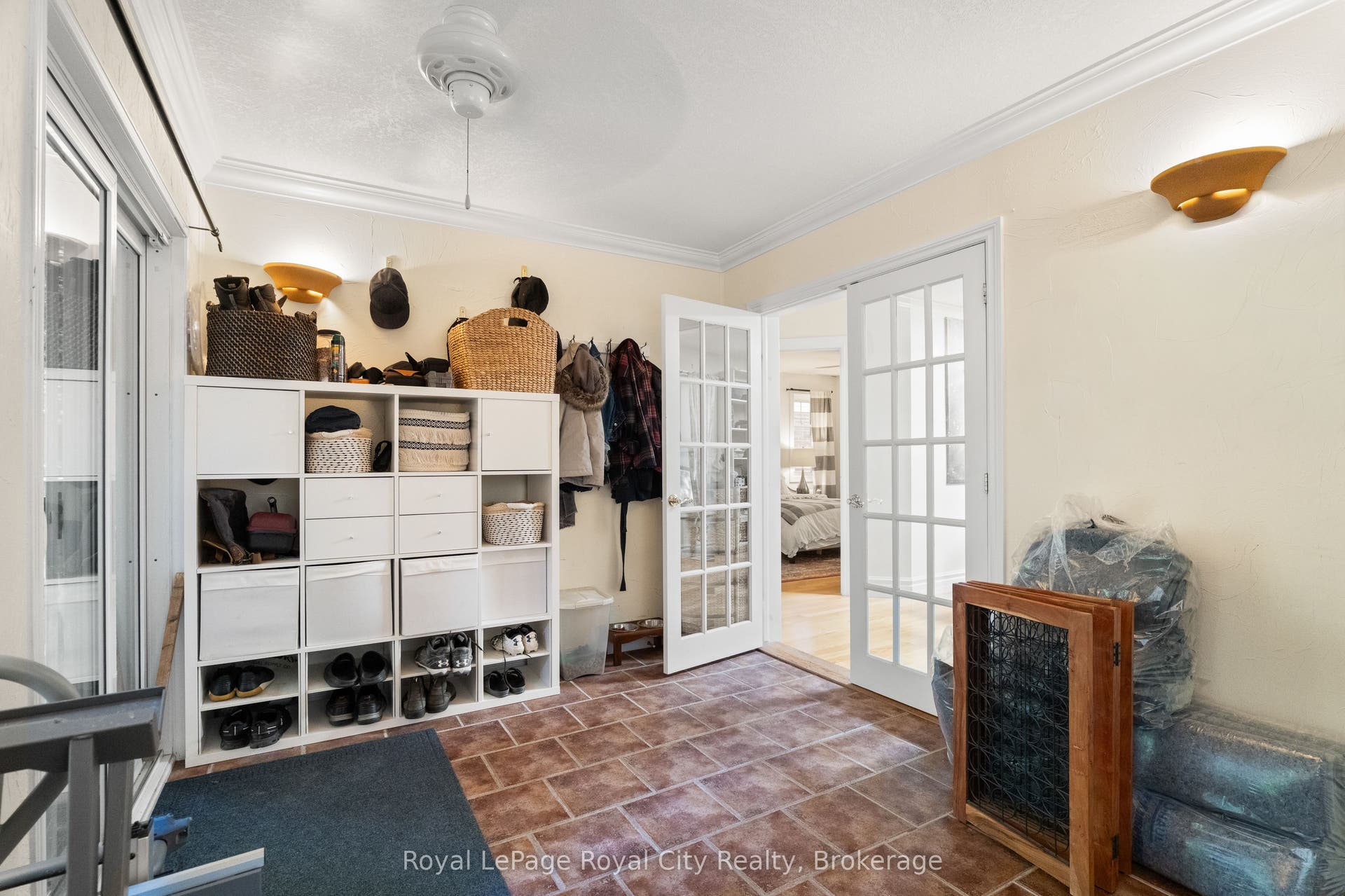 98 Waterloo Avenue, Guelph, Wellington ON N1H 3H8 98 Waterloo Avenue, Guelph, Wellington ON N1H 3H8