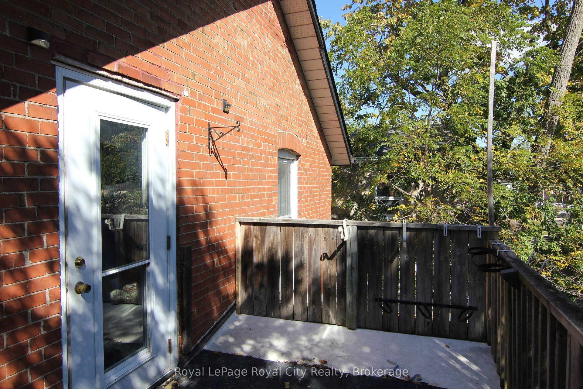 98 Waterloo Avenue, Guelph, Wellington ON N1H 3H8 Rooftop Balcony- Upper Unit
