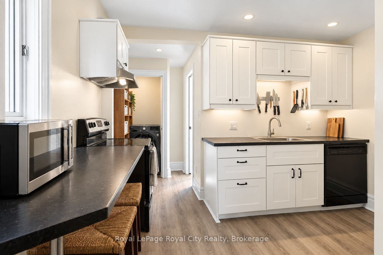 98 Waterloo Avenue, Guelph, Wellington ON N1H 3H8 AI edited to remove clutter in kitchen