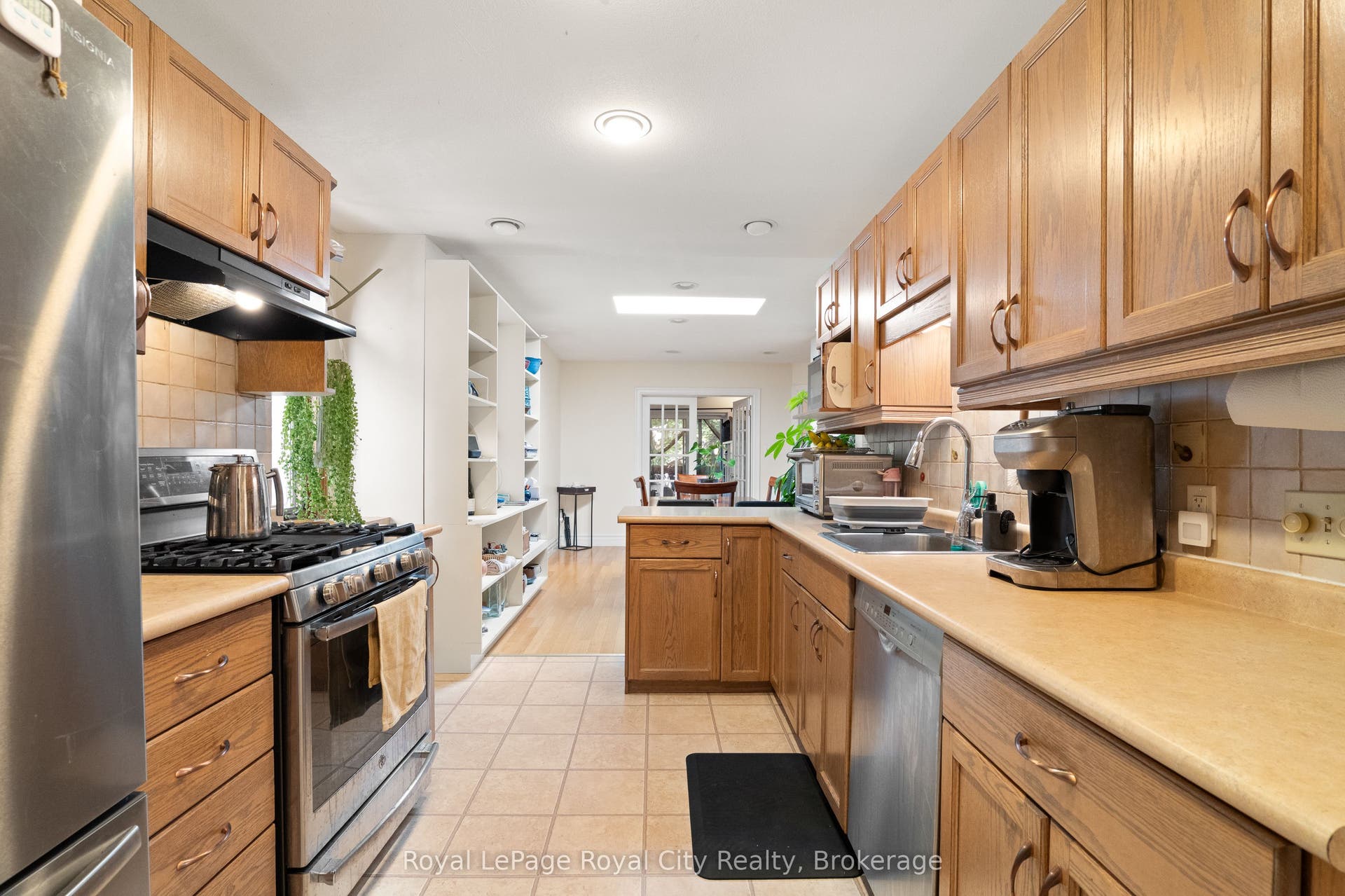 98 Waterloo Avenue, Guelph, Wellington ON N1H 3H8 98 Waterloo Avenue, Guelph, Wellington ON N1H 3H8