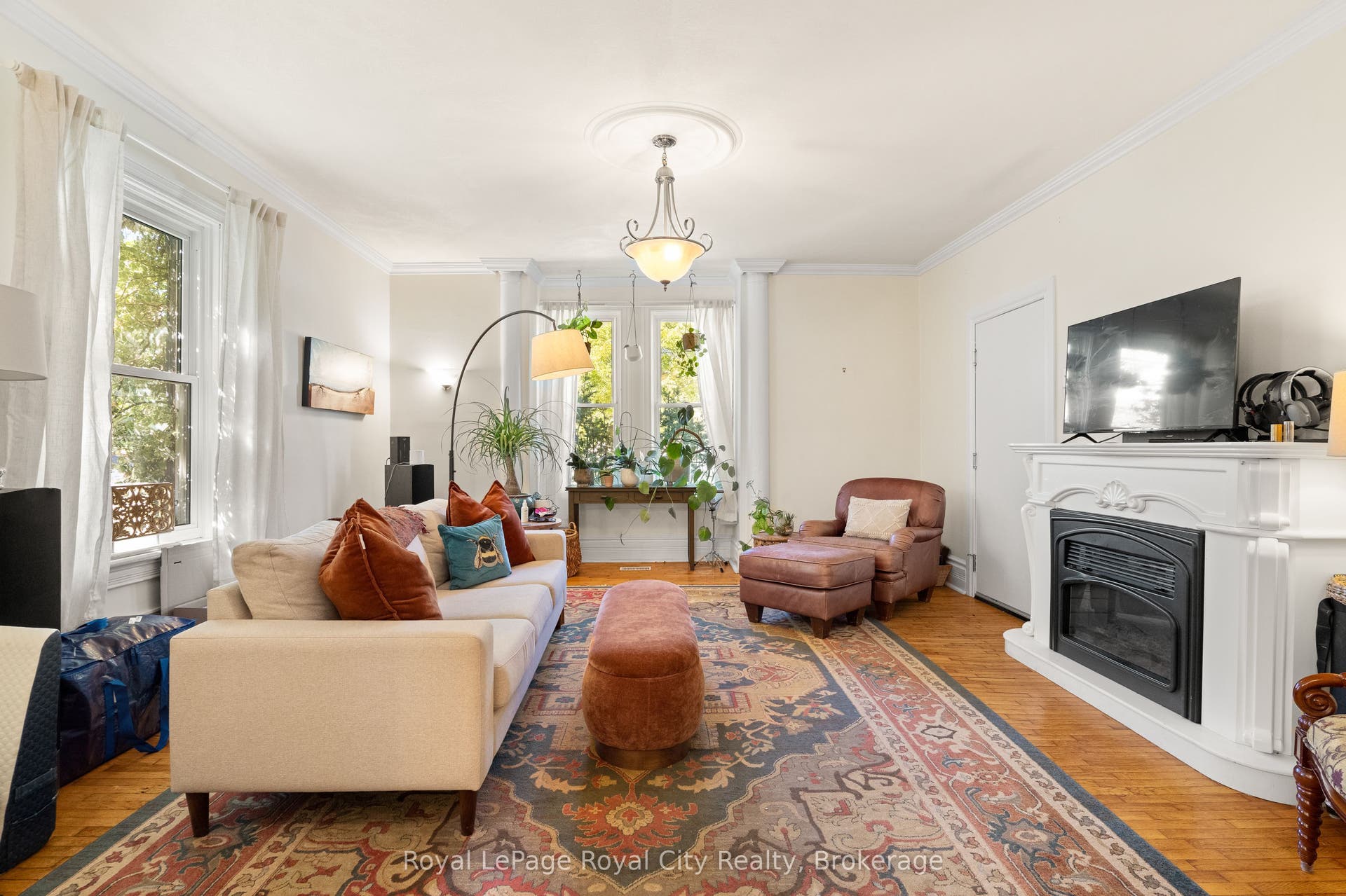 98 Waterloo Avenue, Guelph, Wellington ON N1H 3H8 98 Waterloo Avenue, Guelph, Wellington ON N1H 3H8