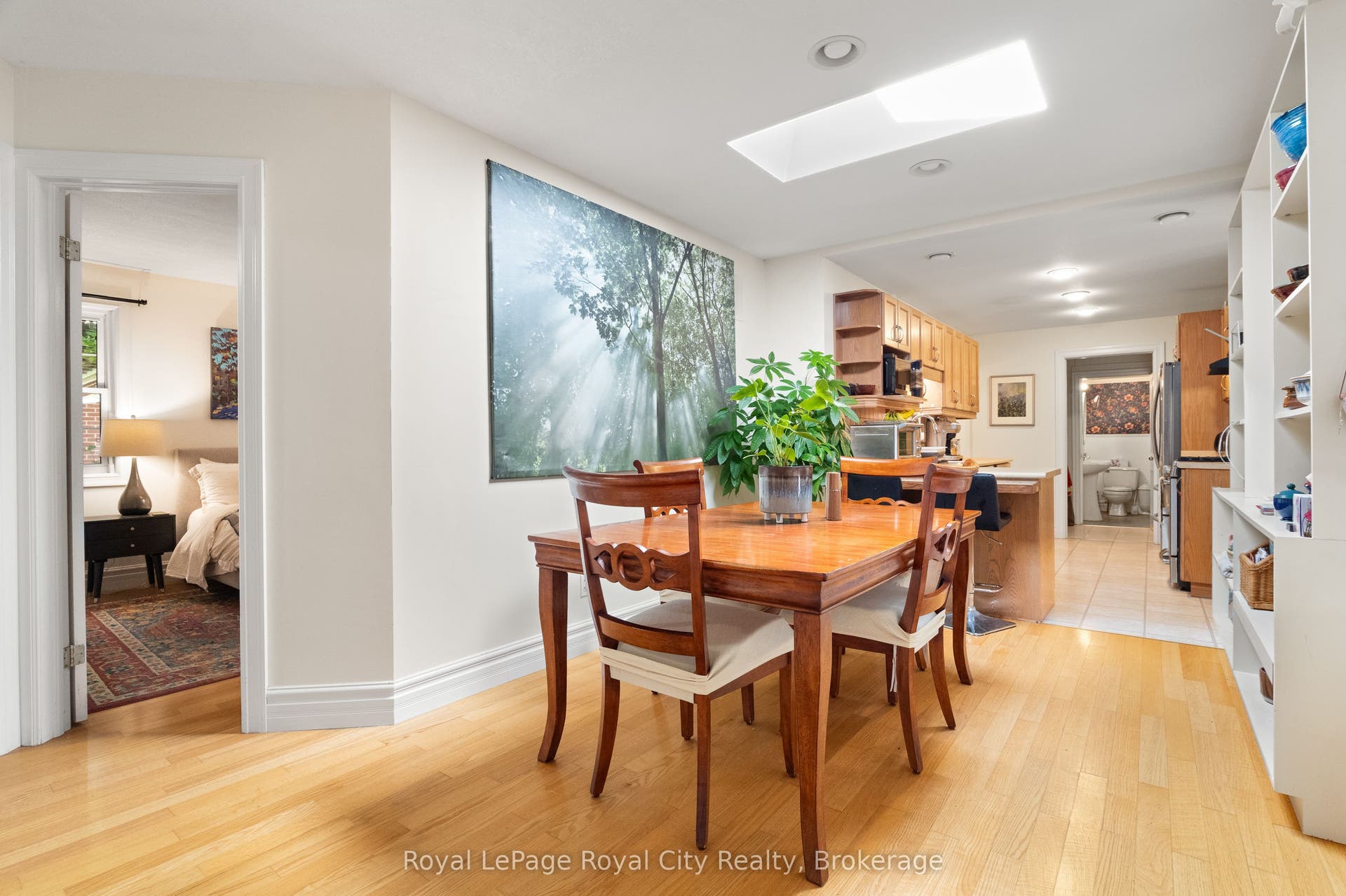 98 Waterloo Avenue, Guelph, Wellington ON N1H 3H8 98 Waterloo Avenue, Guelph, Wellington ON N1H 3H8