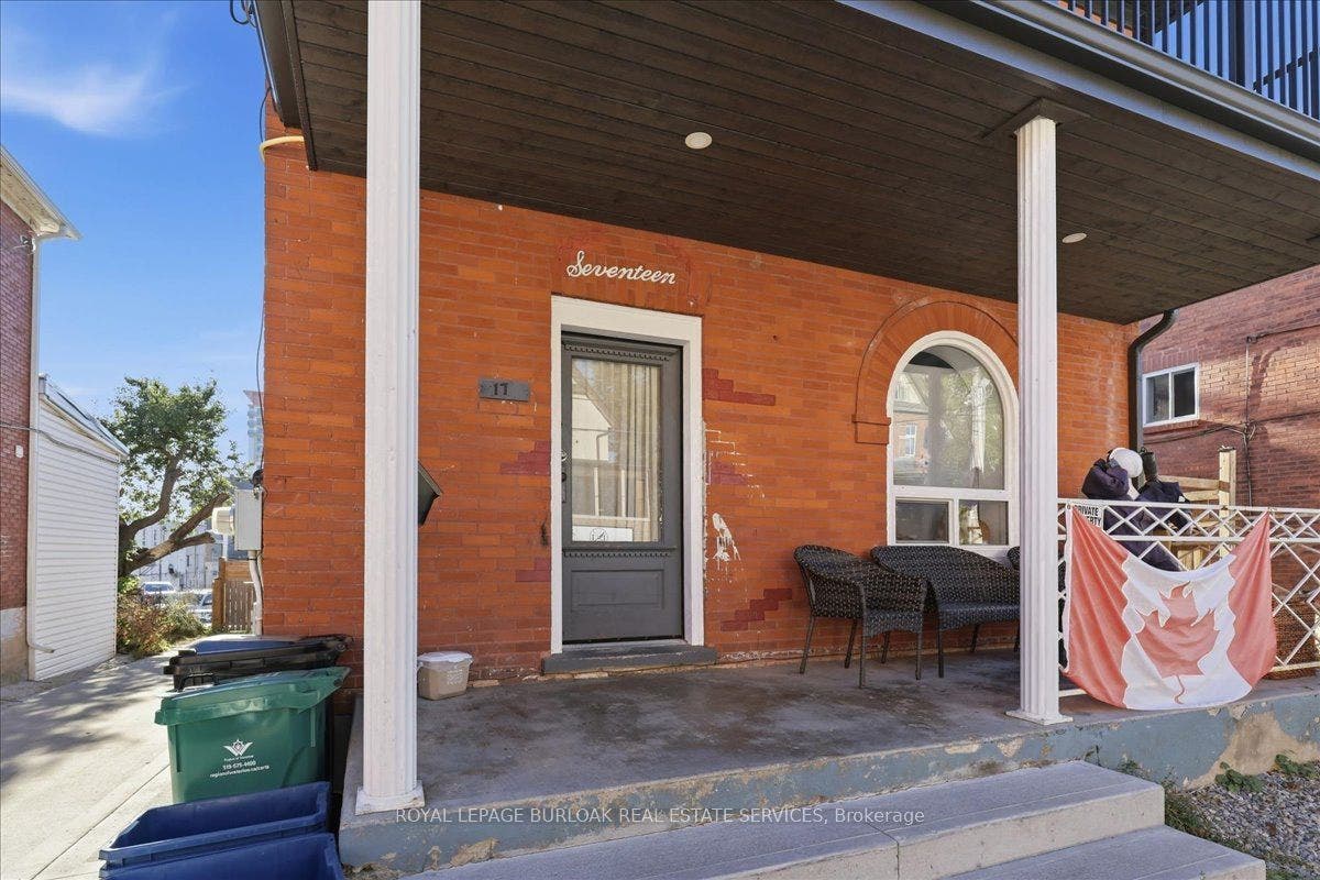 17 Eby Street S, #Upper, Kitchener, Waterloo ON N2G 3K6 17 Eby Street S, #Upper, Kitchener, Waterloo ON N2G 3K6