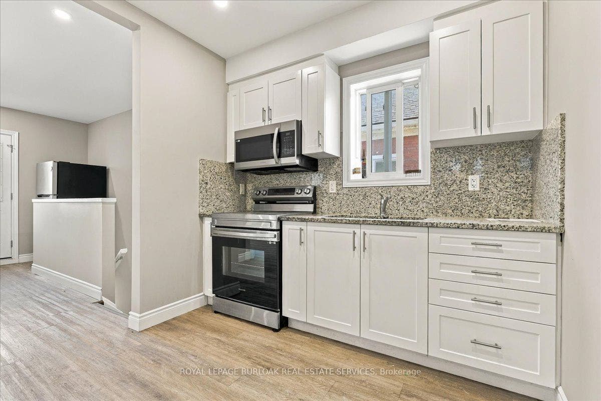 17 Eby Street S, #Upper, Kitchener, Waterloo ON N2G 3K6 17 Eby Street S, #Upper, Kitchener, Waterloo ON N2G 3K6