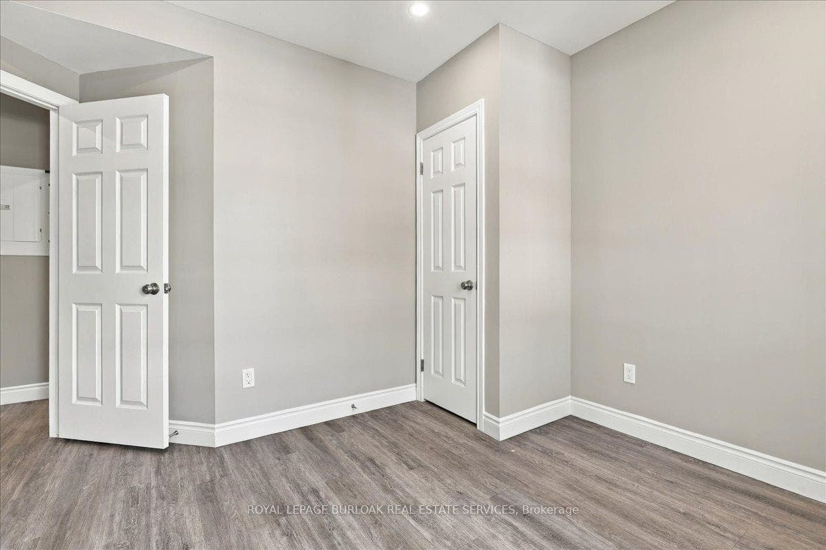 17 Eby Street S, #Upper, Kitchener, Waterloo ON N2G 3K6 17 Eby Street S, #Upper, Kitchener, Waterloo ON N2G 3K6