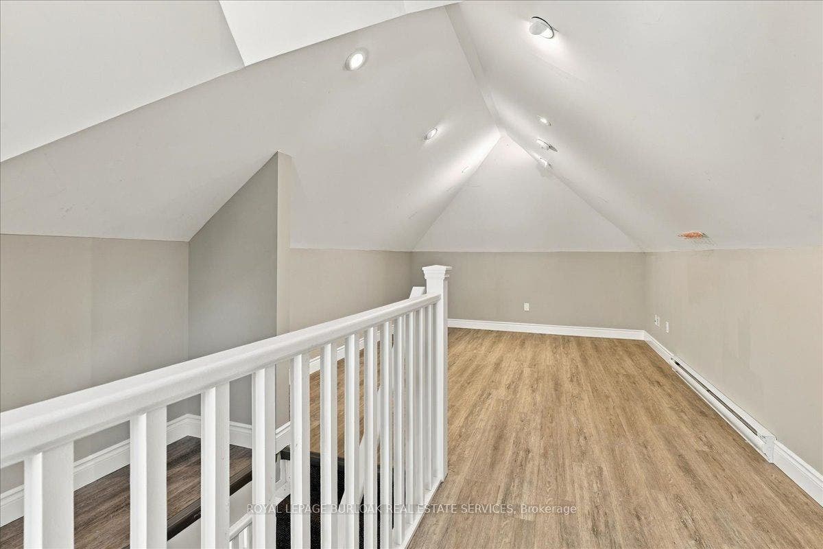 17 Eby Street S, #Upper, Kitchener, Waterloo ON N2G 3K6 17 Eby Street S, #Upper, Kitchener, Waterloo ON N2G 3K6