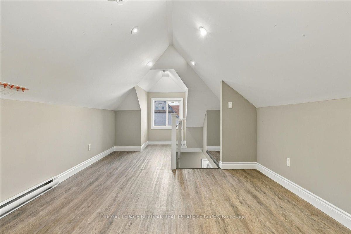 17 Eby Street S, #Upper, Kitchener, Waterloo ON N2G 3K6 17 Eby Street S, #Upper, Kitchener, Waterloo ON N2G 3K6