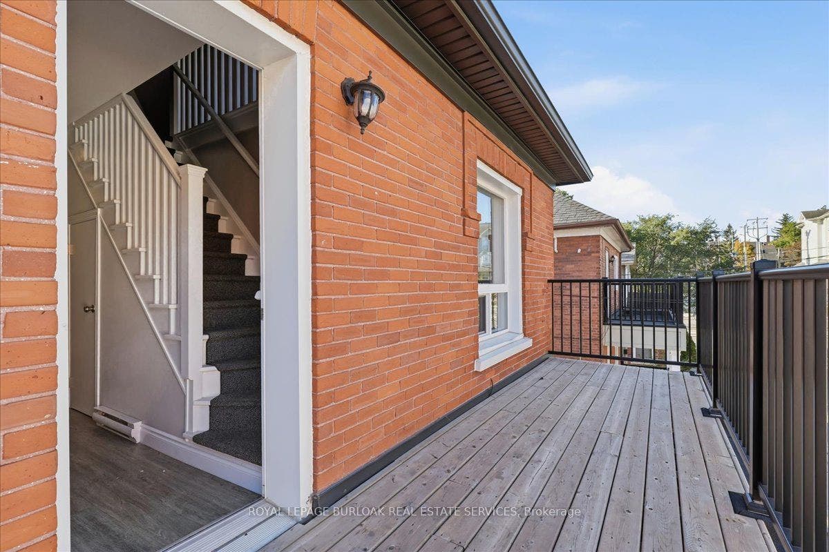 17 Eby Street S, #Upper, Kitchener, Waterloo ON N2G 3K6 17 Eby Street S, #Upper, Kitchener, Waterloo ON N2G 3K6
