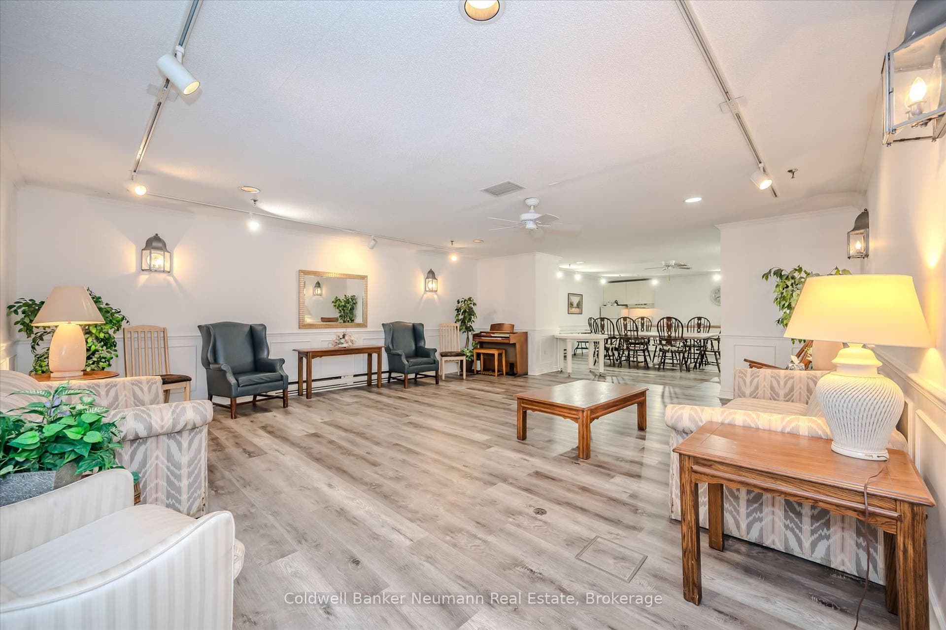 93 Westwood Road, #405, Guelph, Wellington ON N1H 7J7 93 Westwood Road, #405, Guelph, Wellington ON N1H 7J7