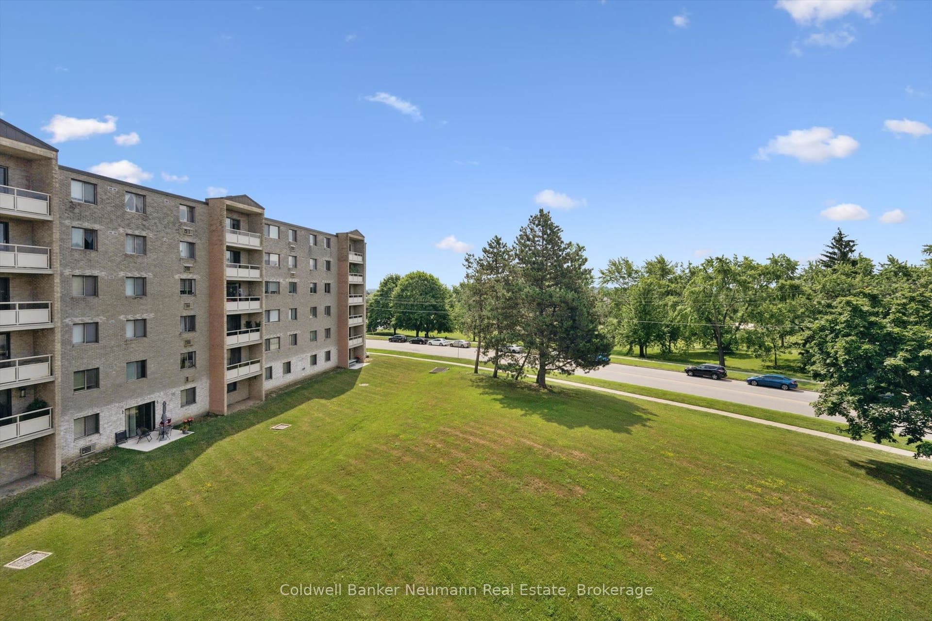 93 Westwood Road, #405, Guelph, Wellington ON N1H 7J7 93 Westwood Road, #405, Guelph, Wellington ON N1H 7J7