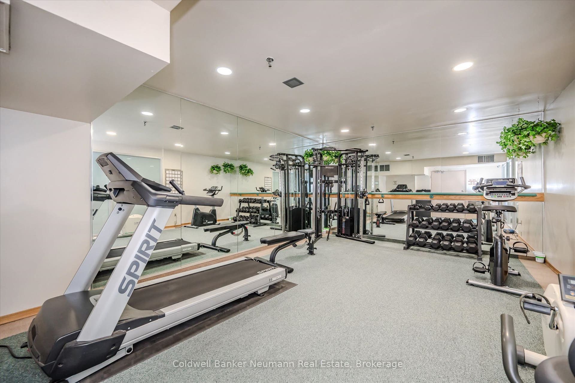 93 Westwood Road, #405, Guelph, Wellington ON N1H 7J7 93 Westwood Road, #405, Guelph, Wellington ON N1H 7J7