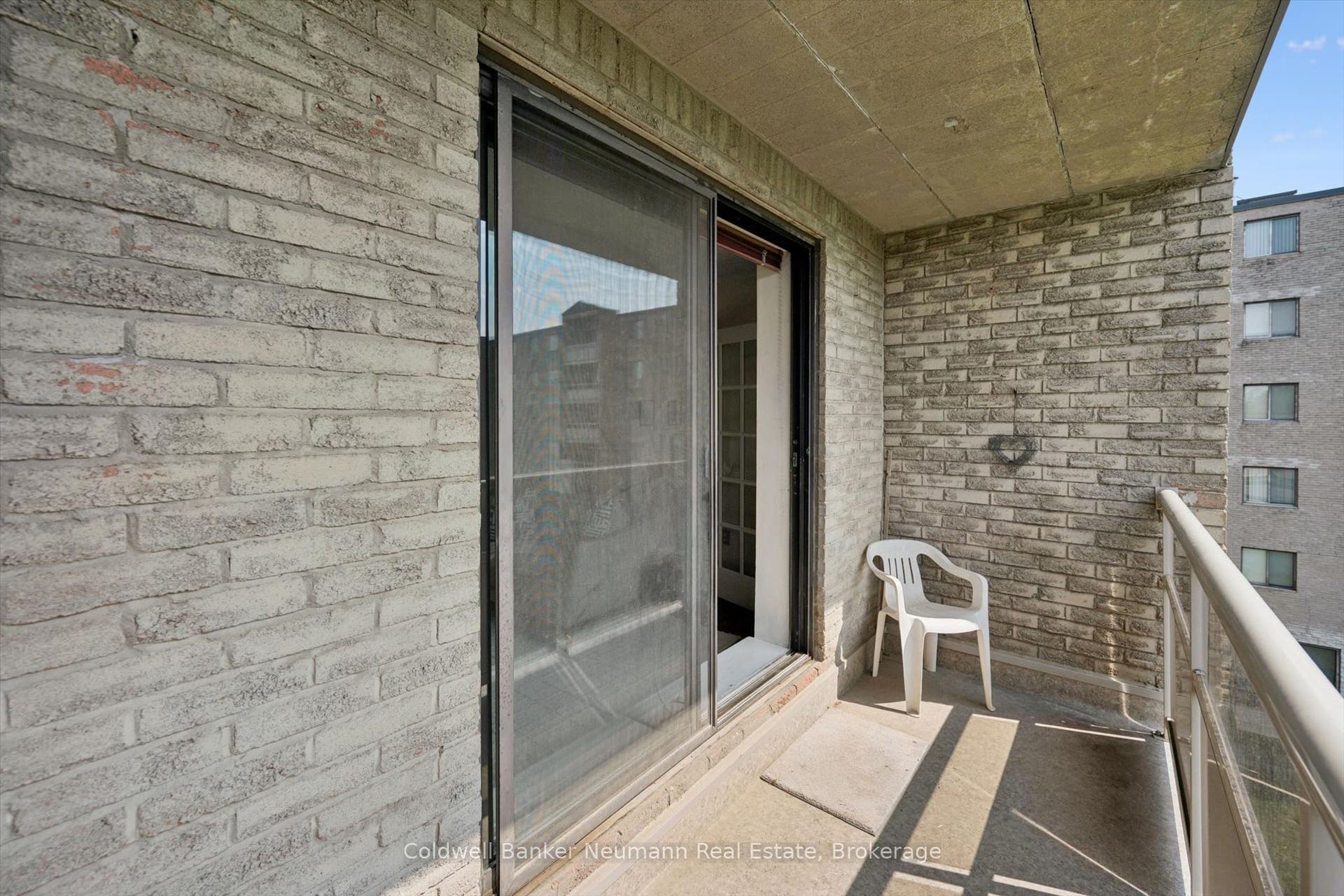 93 Westwood Road, #405, Guelph, Wellington ON N1H 7J7 93 Westwood Road, #405, Guelph, Wellington ON N1H 7J7