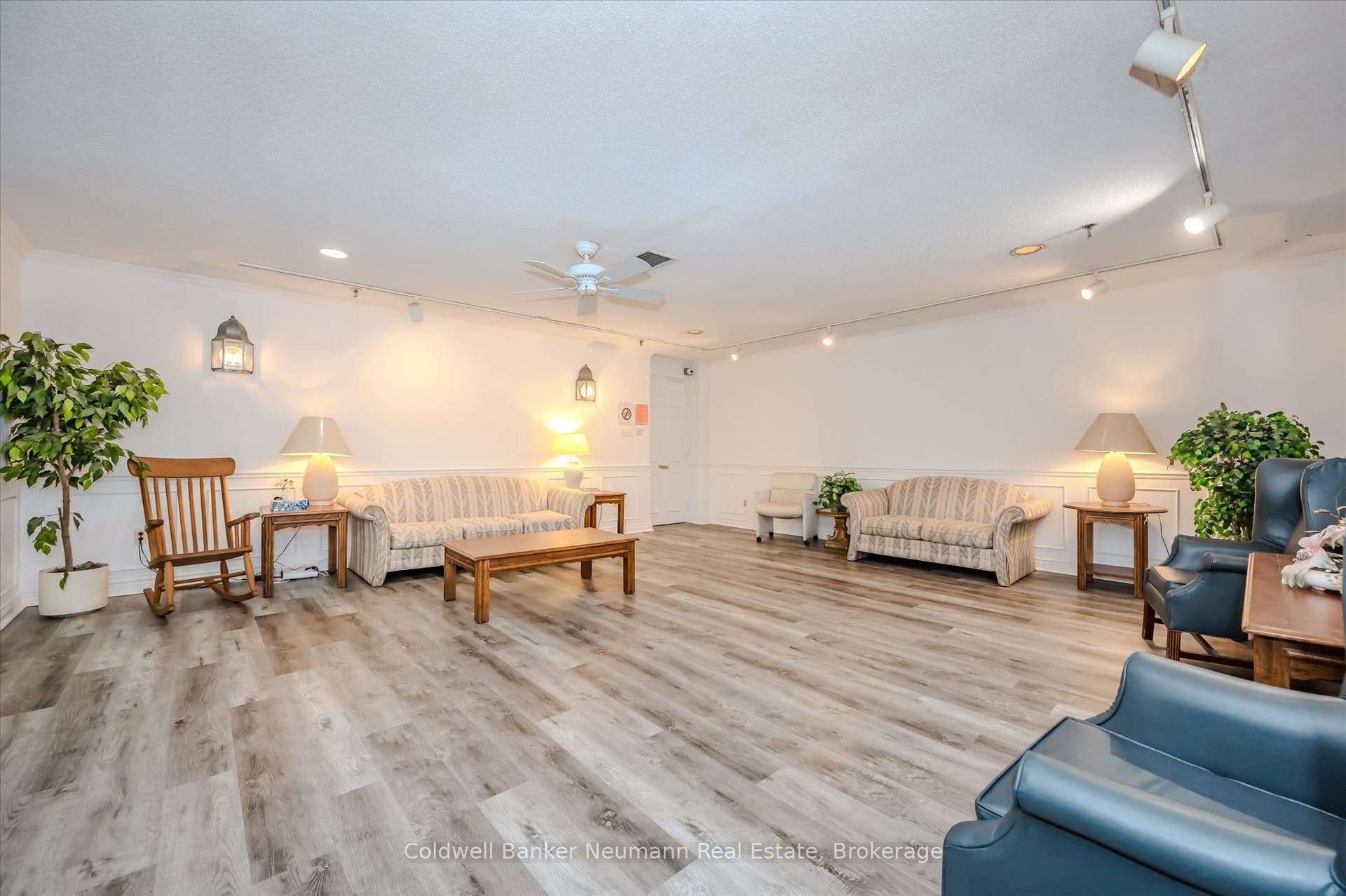 93 Westwood Road, #405, Guelph, Wellington ON N1H 7J7 93 Westwood Road, #405, Guelph, Wellington ON N1H 7J7