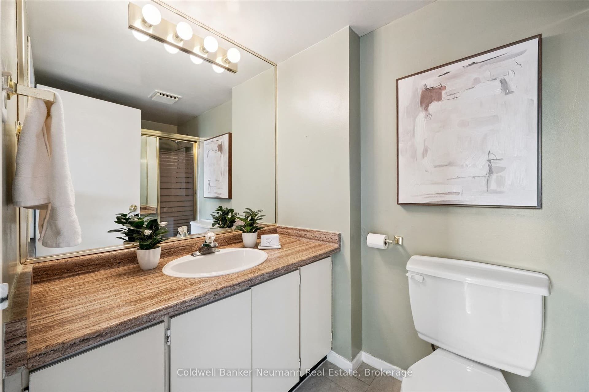 93 Westwood Road, #405, Guelph, Wellington ON N1H 7J7 93 Westwood Road, #405, Guelph, Wellington ON N1H 7J7