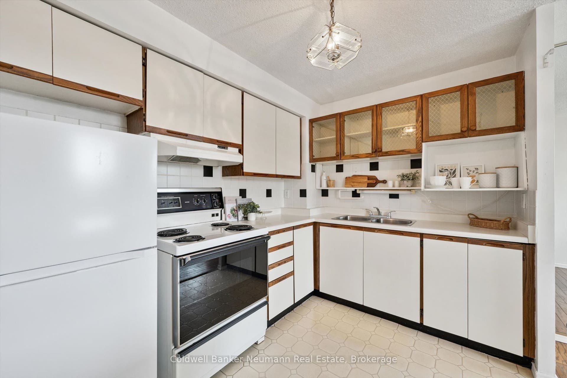 93 Westwood Road, #405, Guelph, Wellington ON N1H 7J7 93 Westwood Road, #405, Guelph, Wellington ON N1H 7J7