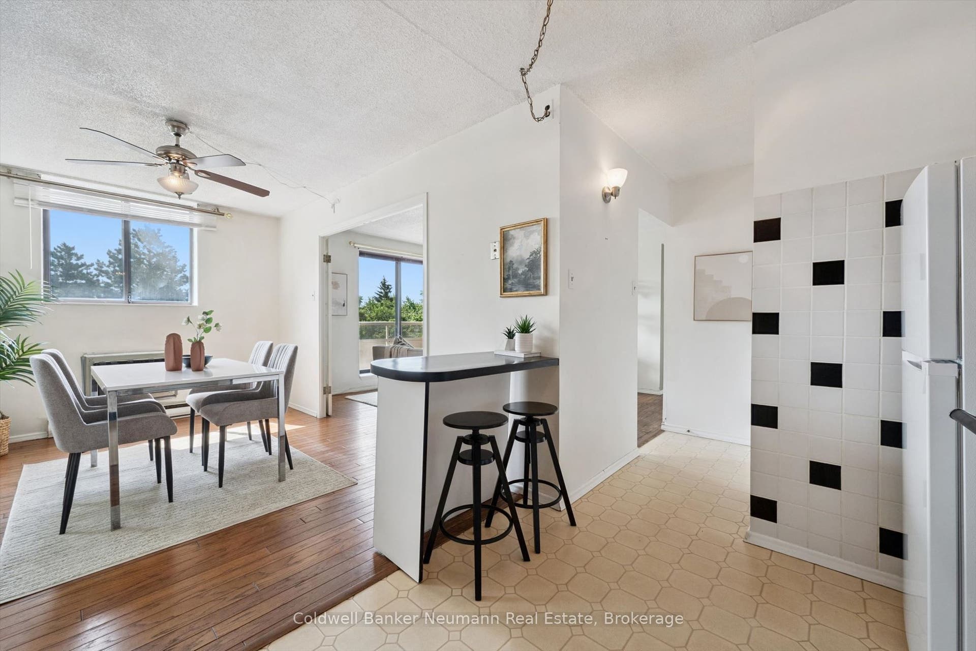 93 Westwood Road, #405, Guelph, Wellington ON N1H 7J7 93 Westwood Road, #405, Guelph, Wellington ON N1H 7J7