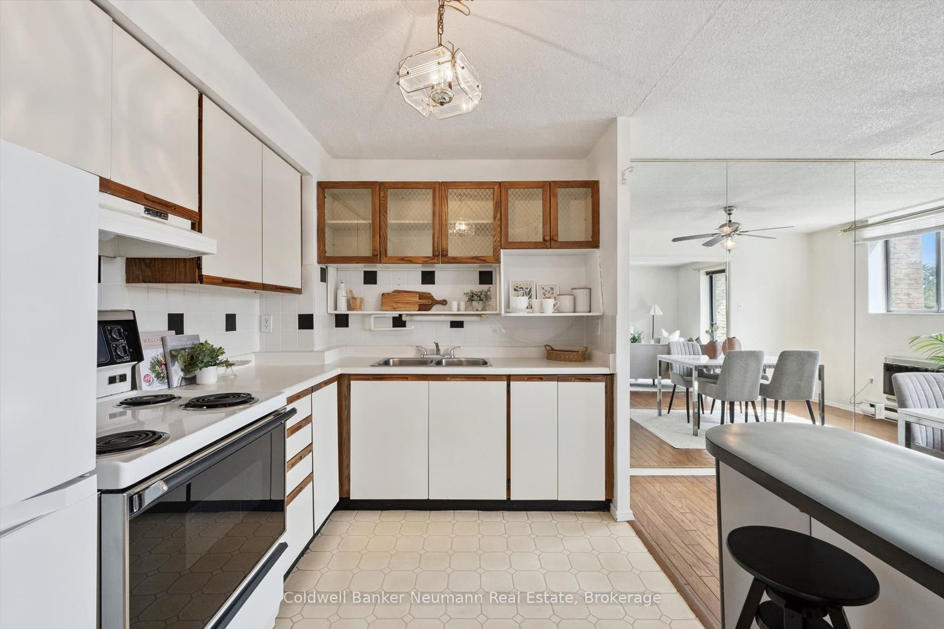 93 Westwood Road, #405, Guelph, Wellington ON N1H 7J7 93 Westwood Road, #405, Guelph, Wellington ON N1H 7J7