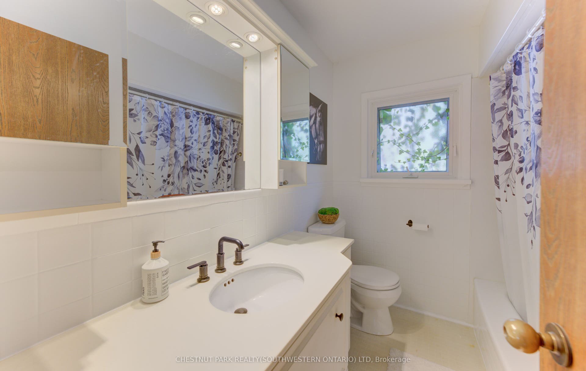 133 Cornell Avenue, Kitchener, Waterloo ON N2G 3E5 133 Cornell Avenue, Kitchener, Waterloo ON N2G 3E5