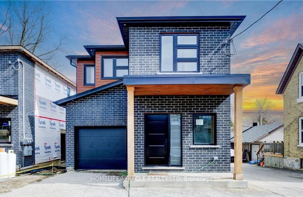 160 Weber Street W, #upper, Kitchener, Waterloo ON N2H 4A4 160 Weber Street W, #upper, Kitchener, Waterloo ON N2H 4A4