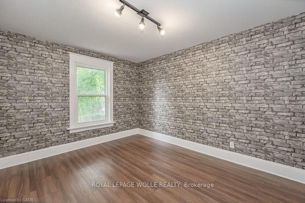 275 Main Street, #Upper, Cambridge, Waterloo ON N1R 1X8
