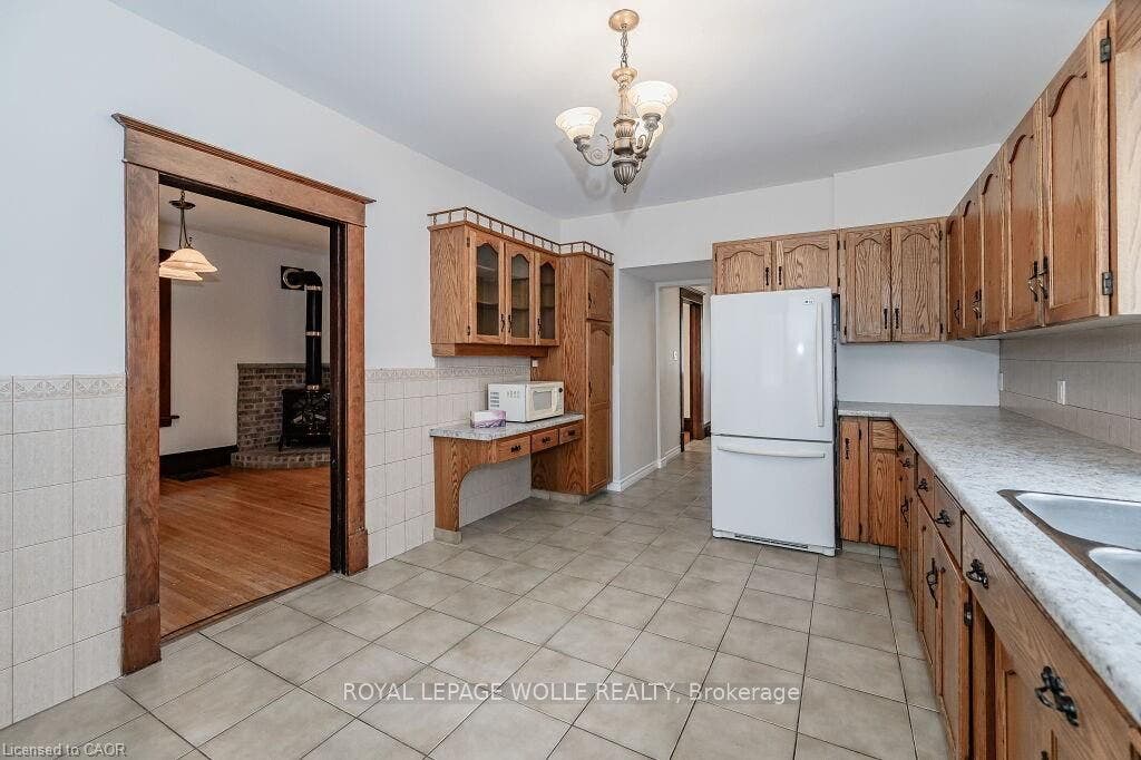 275 Main Street, #Upper, Cambridge, Waterloo ON N1R 1X8