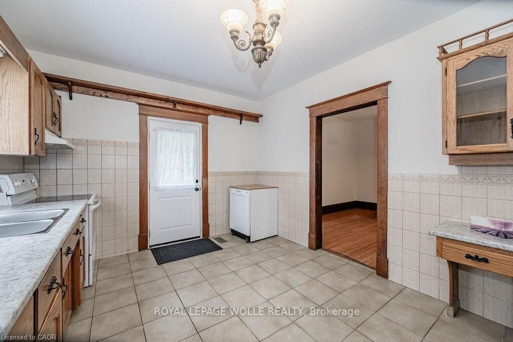 275 Main Street, #Upper, Cambridge, Waterloo ON N1R 1X8