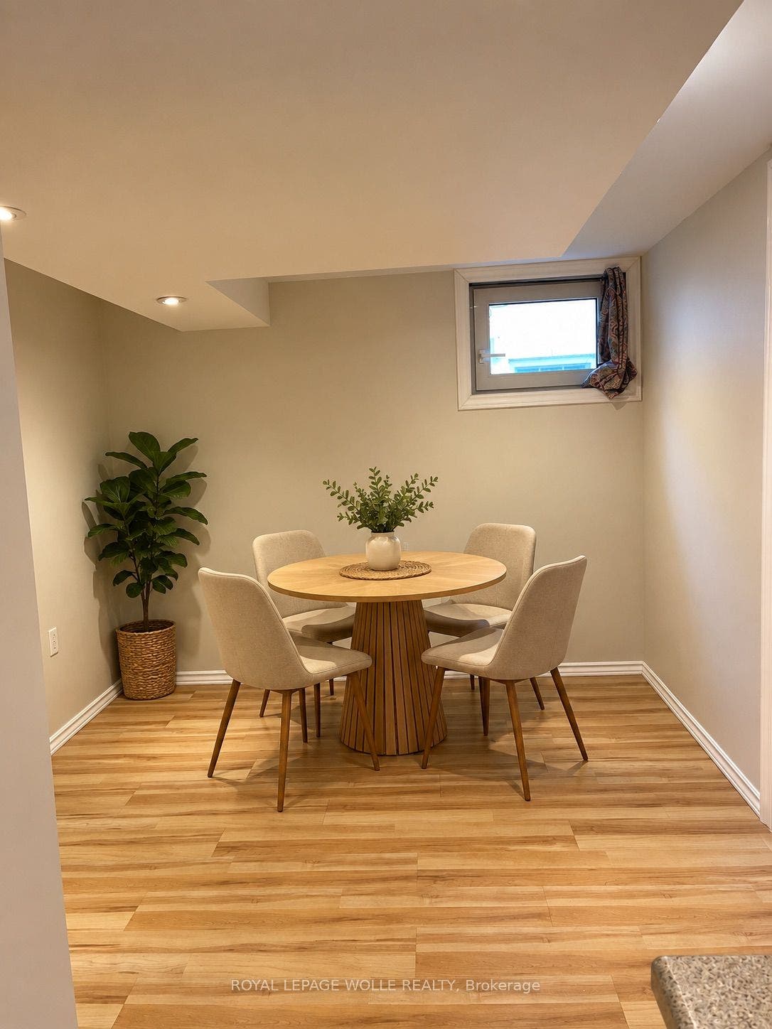 249 Blucher Street, #Lower, Kitchener, Waterloo ON N2H 5V6 Dining Room - Virtually Staged
