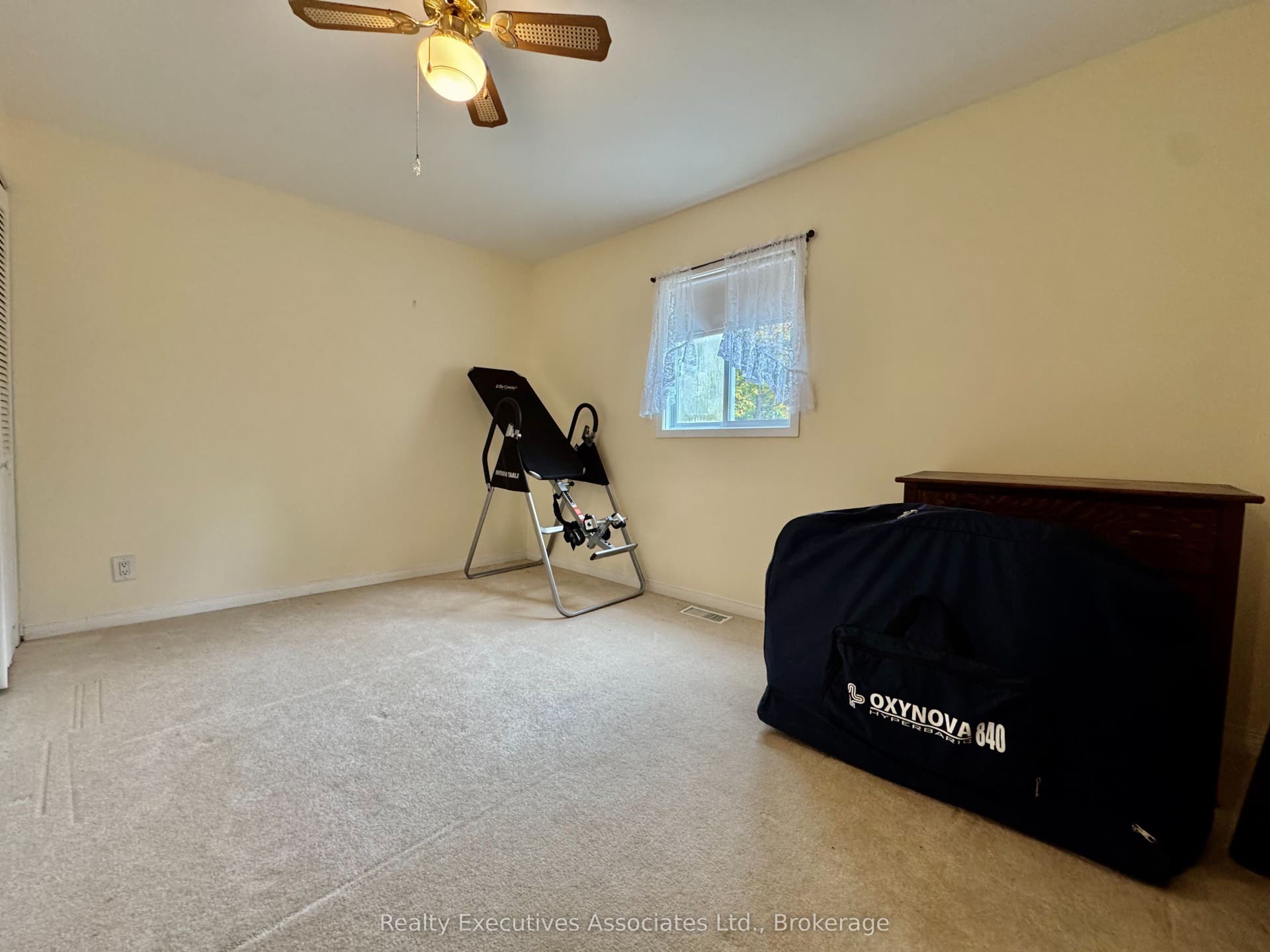 2nd level bedroom