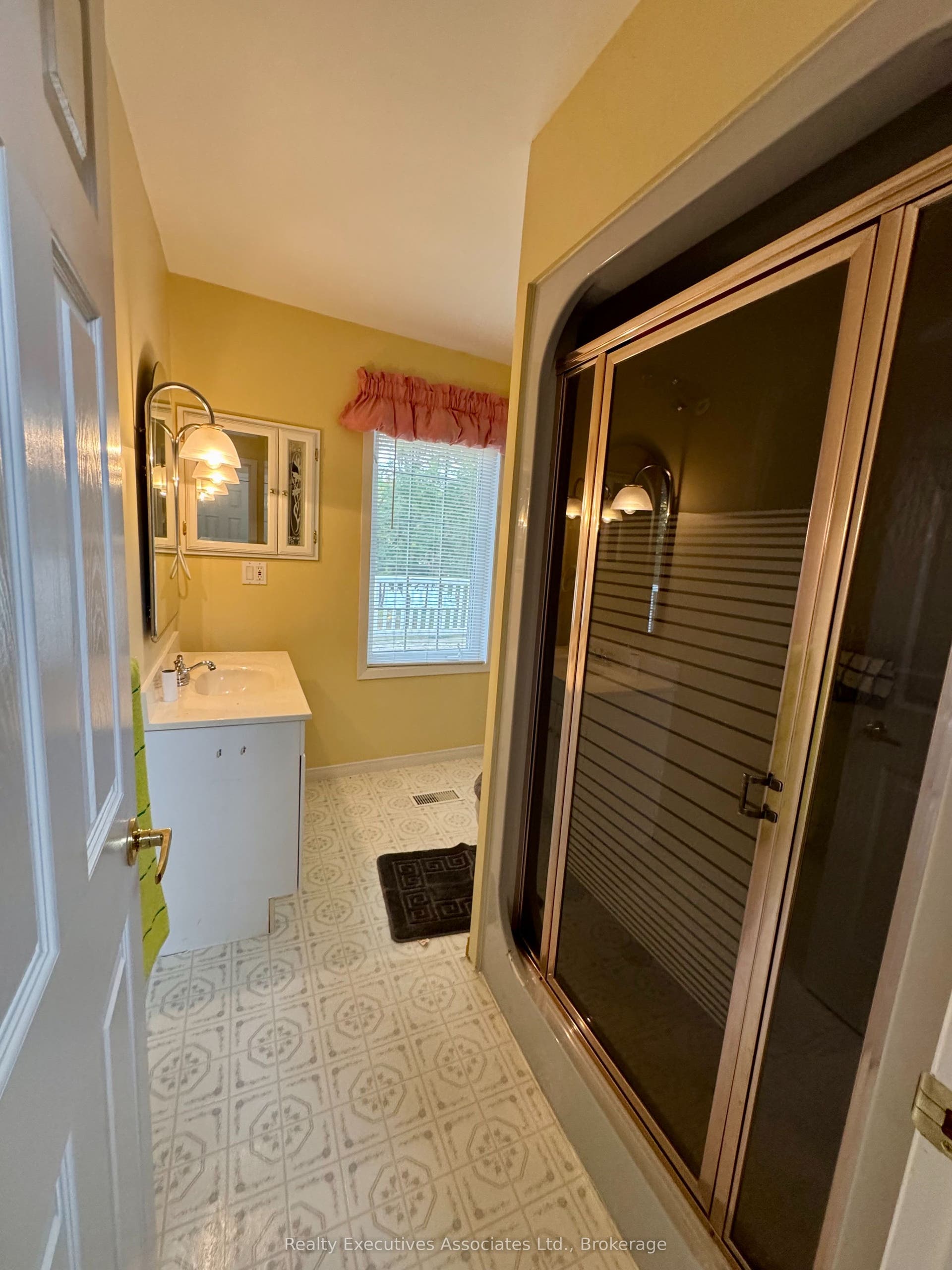 3rd level 3 pc bath