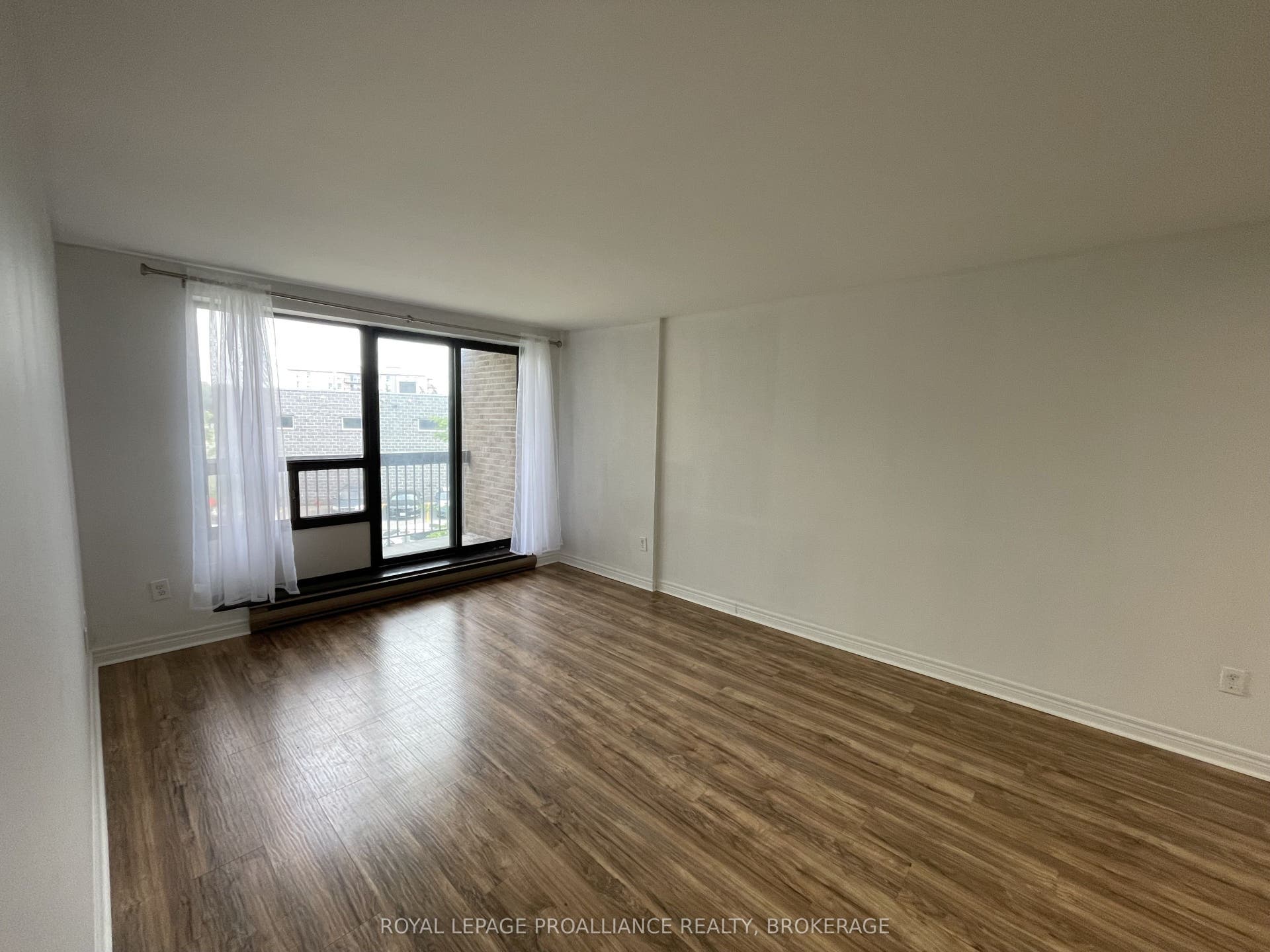 334 Queen Mary Road, #215, Kingston, Frontenac ON K7M 7E7