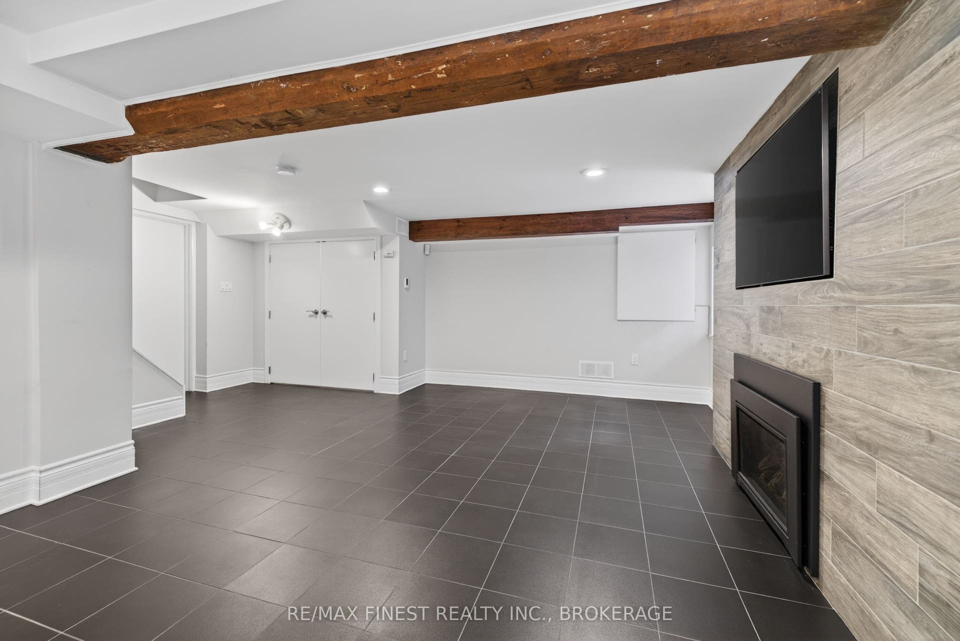 68 Collingwood Street, Kingston, Frontenac ON K7L 3X4 68 Collingwood Street, Kingston, Frontenac ON K7L 3X4