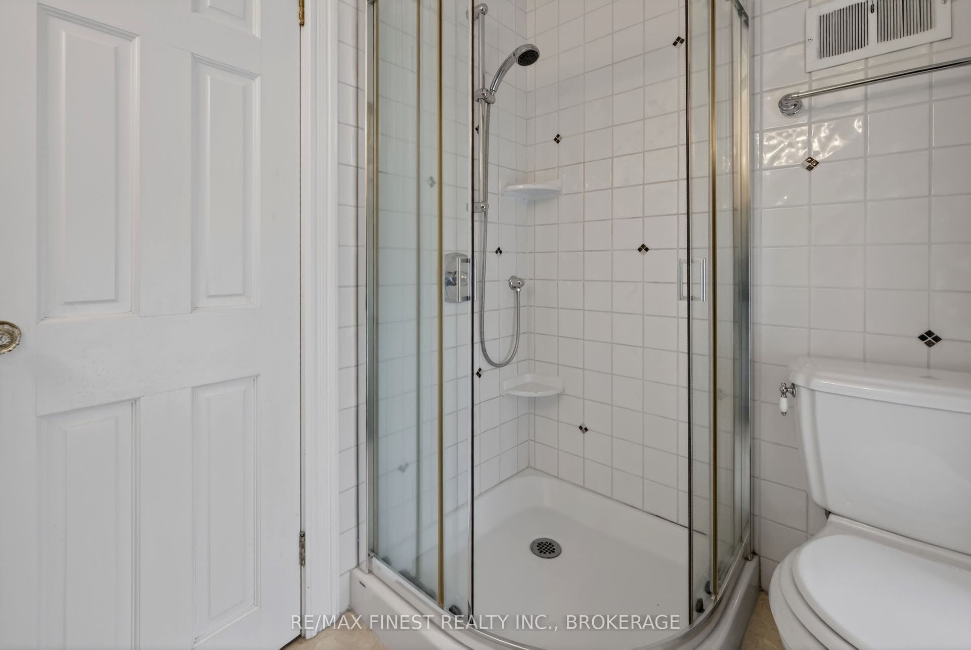 68 Collingwood Street, Kingston, Frontenac ON K7L 3X4 68 Collingwood Street, Kingston, Frontenac ON K7L 3X4