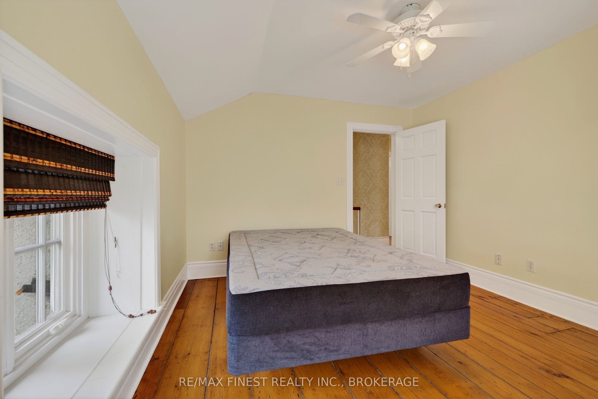 68 Collingwood Street, Kingston, Frontenac ON K7L 3X4 68 Collingwood Street, Kingston, Frontenac ON K7L 3X4