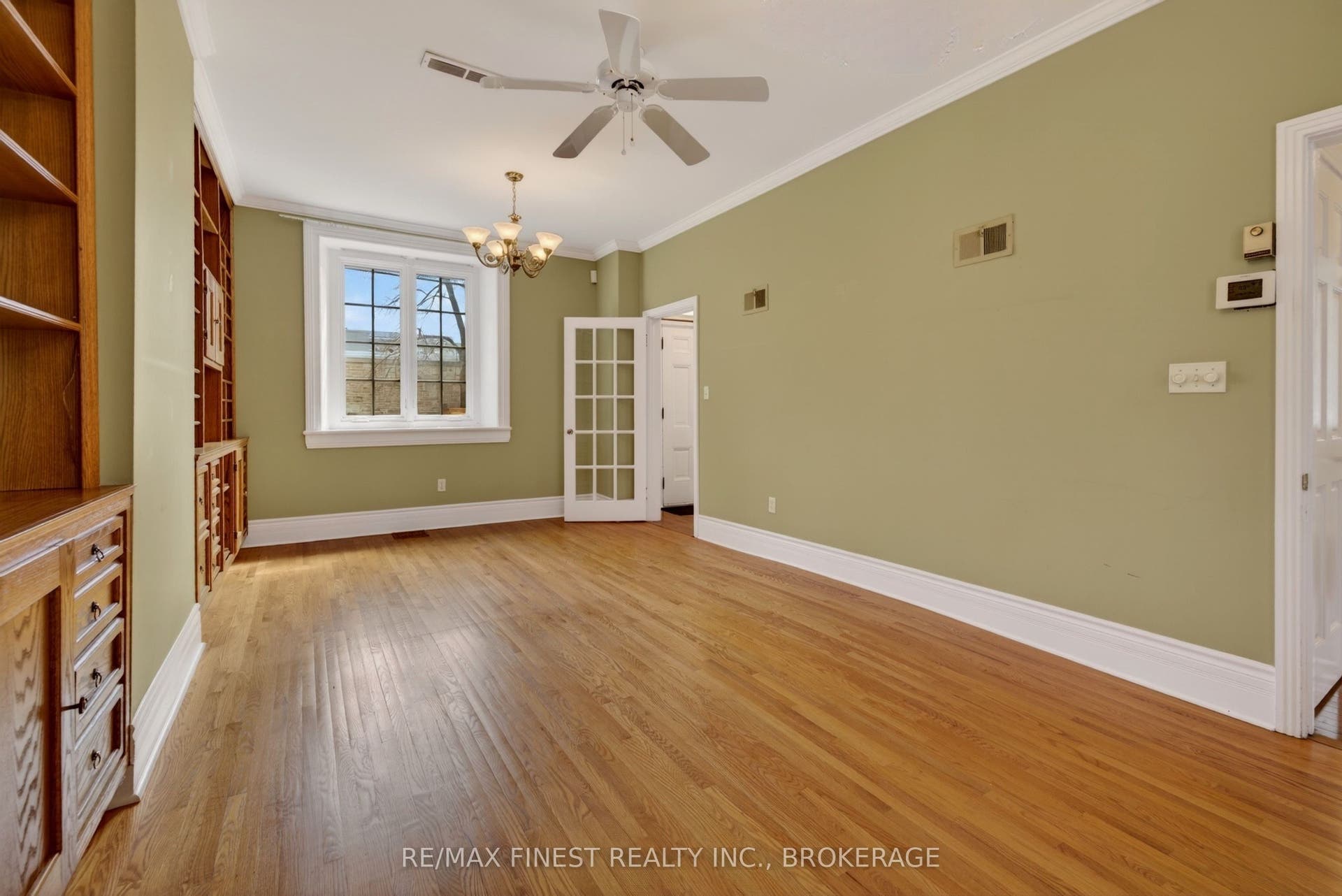 68 Collingwood Street, Kingston, Frontenac ON K7L 3X4 68 Collingwood Street, Kingston, Frontenac ON K7L 3X4