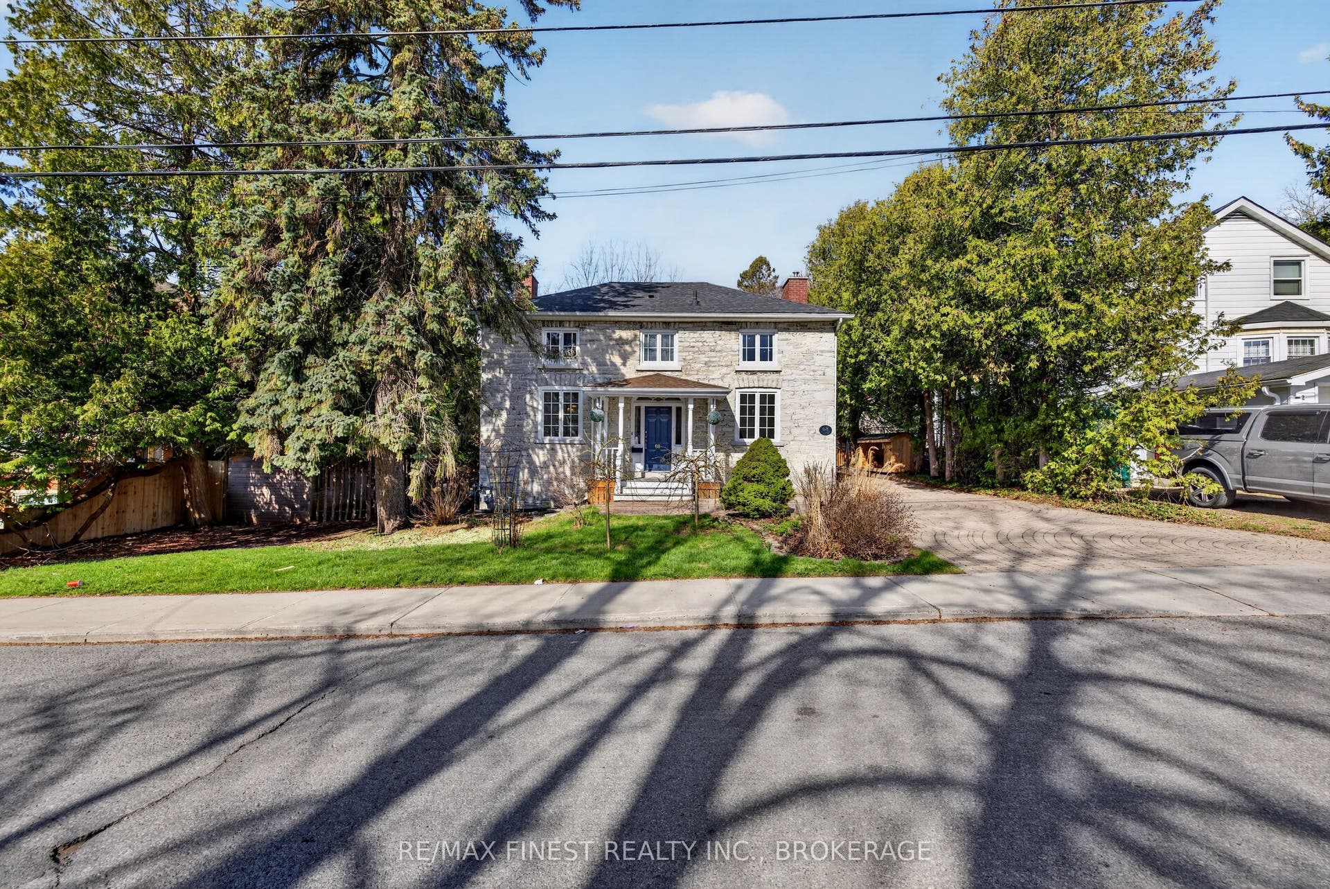 68 Collingwood Street, Kingston, Frontenac ON K7L 3X4 68 Collingwood Street, Kingston, Frontenac ON K7L 3X4