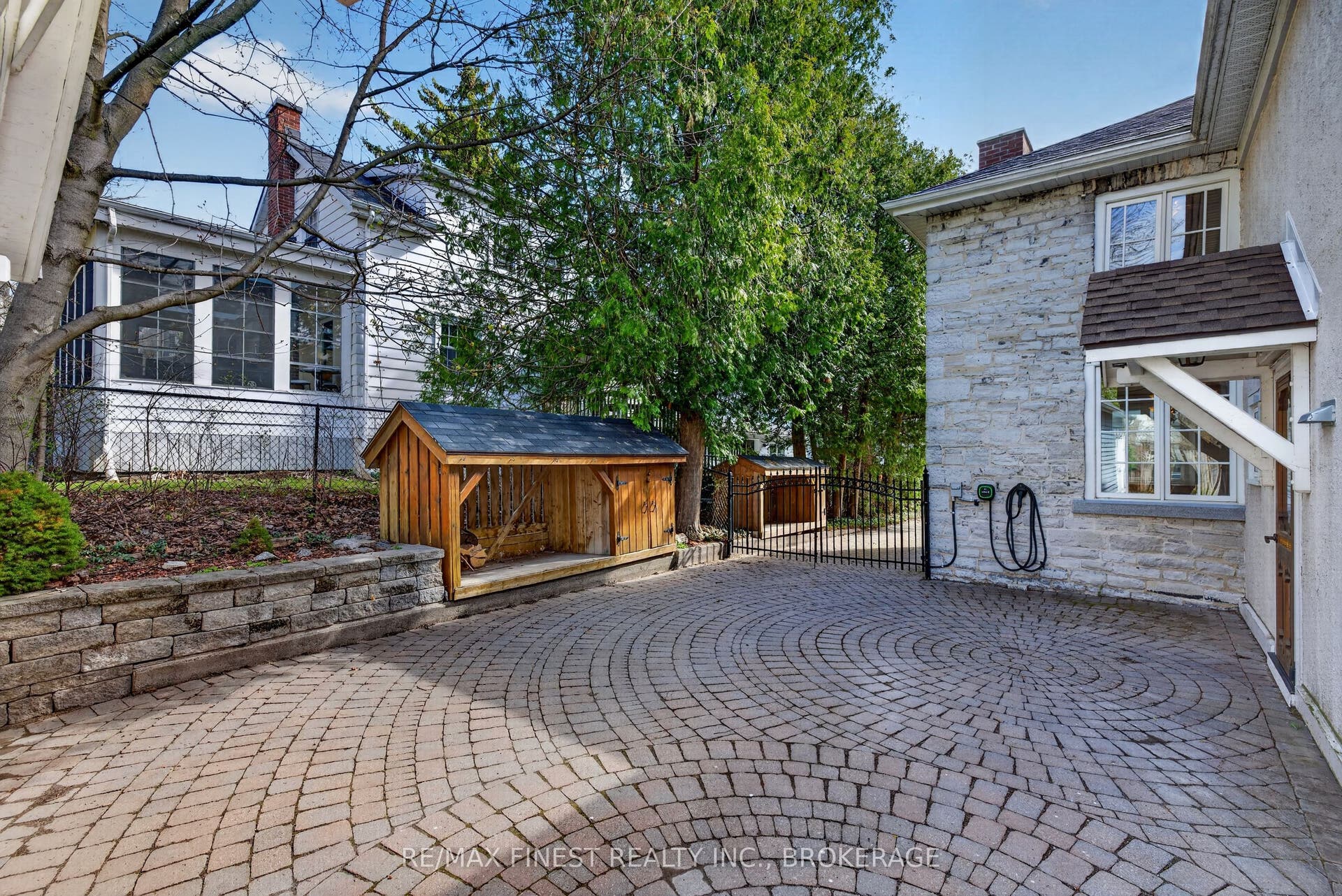 68 Collingwood Street, Kingston, Frontenac ON K7L 3X4 68 Collingwood Street, Kingston, Frontenac ON K7L 3X4