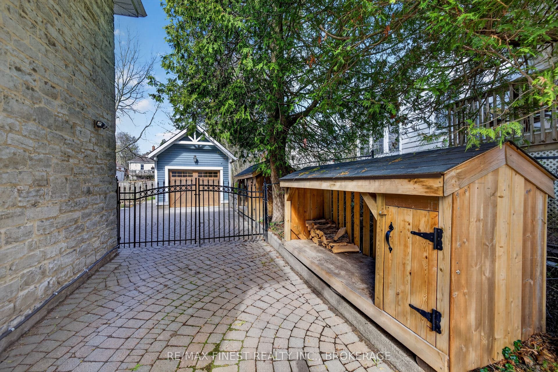 68 Collingwood Street, Kingston, Frontenac ON K7L 3X4 68 Collingwood Street, Kingston, Frontenac ON K7L 3X4