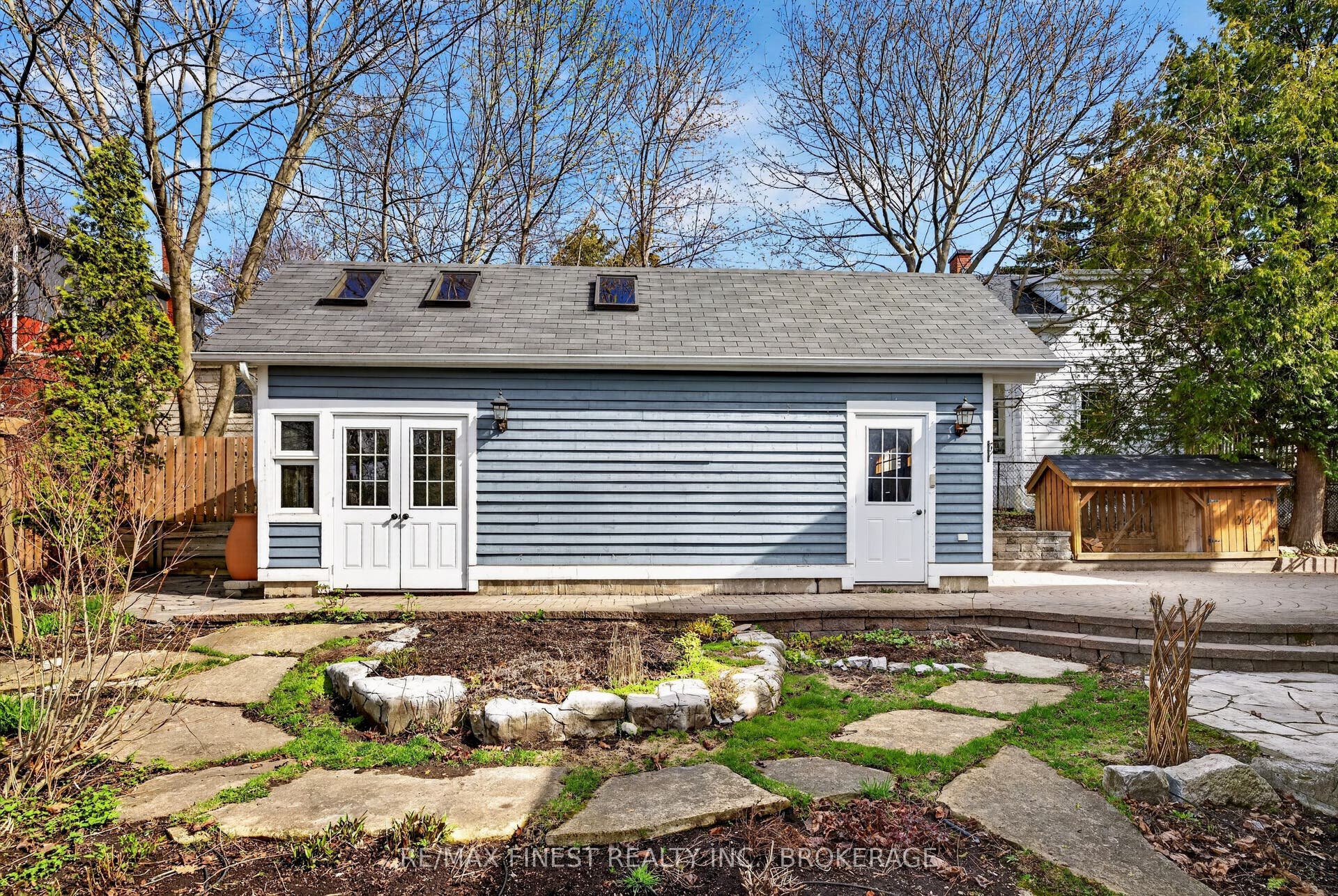 68 Collingwood Street, Kingston, Frontenac ON K7L 3X4 68 Collingwood Street, Kingston, Frontenac ON K7L 3X4