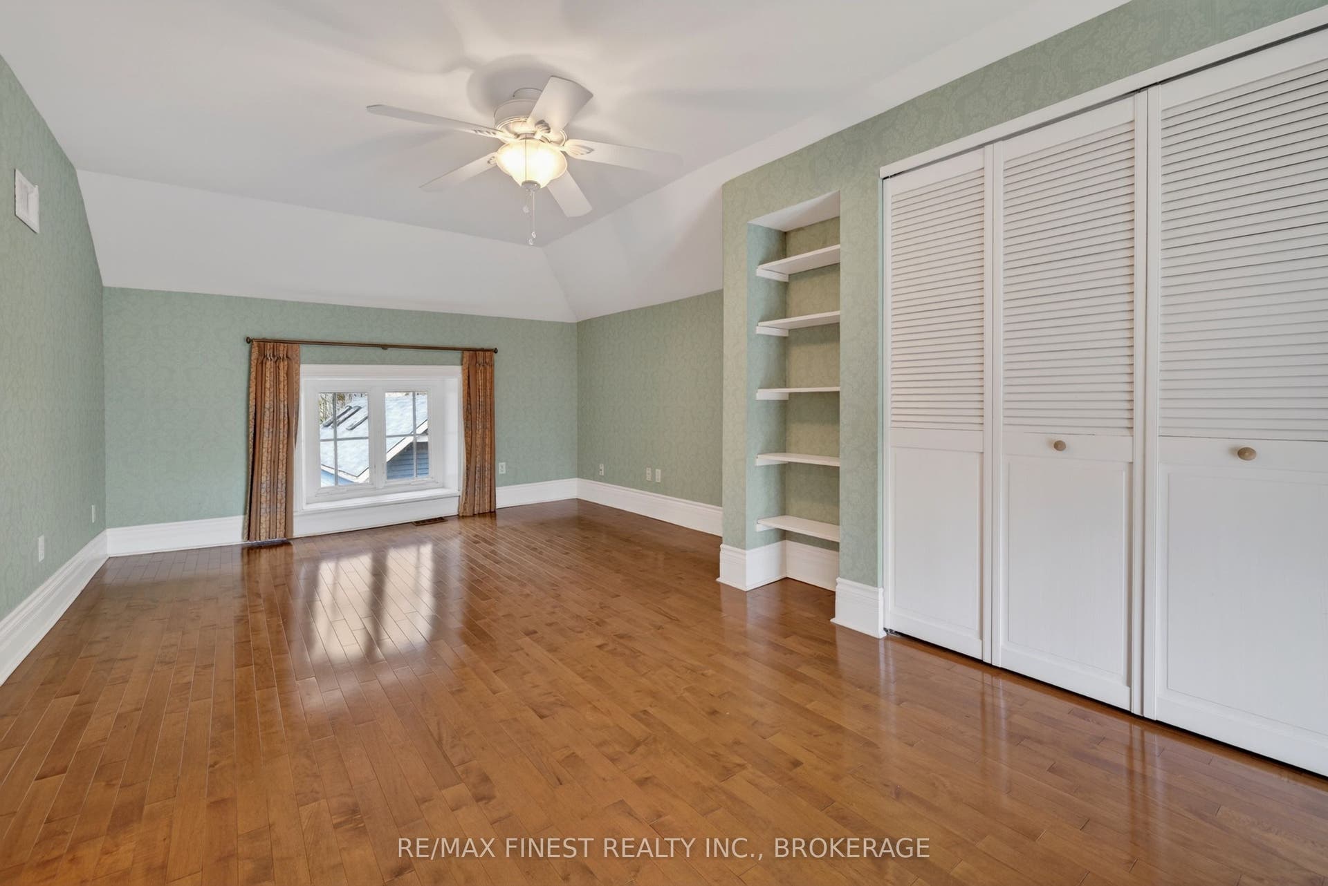 68 Collingwood Street, Kingston, Frontenac ON K7L 3X4 68 Collingwood Street, Kingston, Frontenac ON K7L 3X4