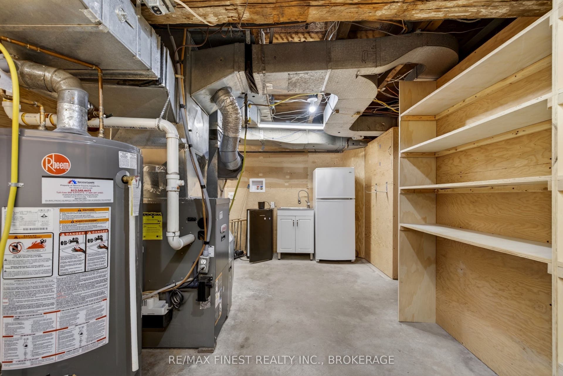 68 Collingwood Street, Kingston, Frontenac ON K7L 3X4 68 Collingwood Street, Kingston, Frontenac ON K7L 3X4