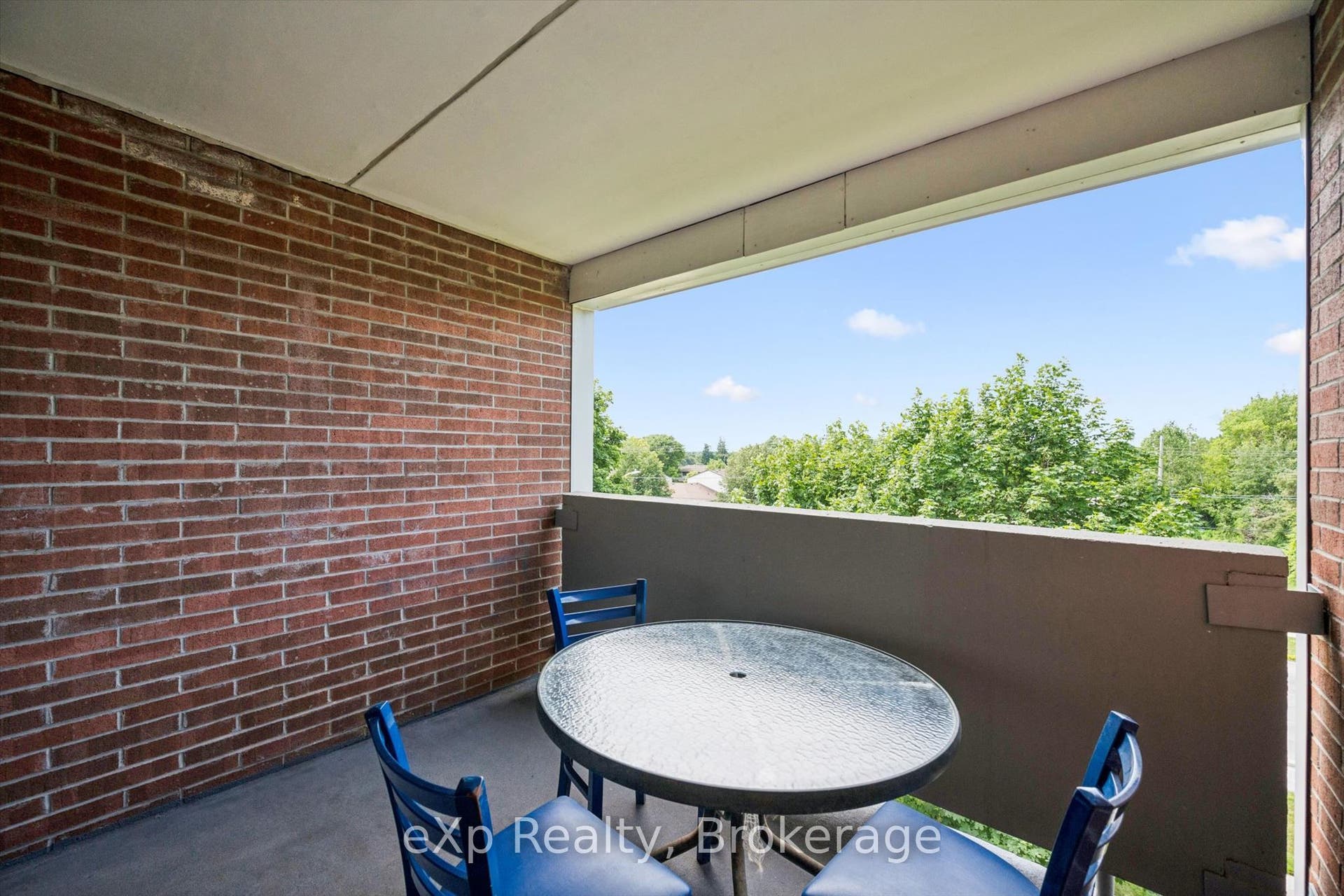 65 Silvercreek Parkway N, #404, Guelph, Wellington ON N1H 7R9