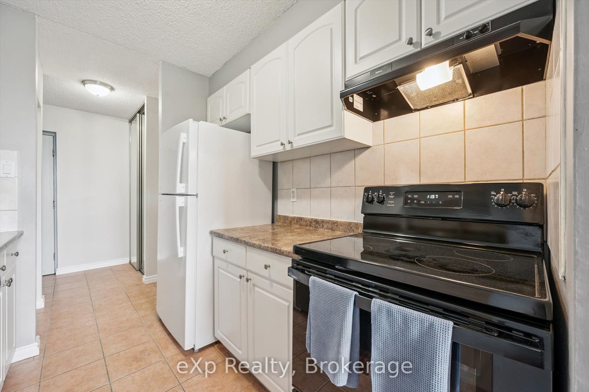 65 Silvercreek Parkway N, #404, Guelph, Wellington ON N1H 7R9