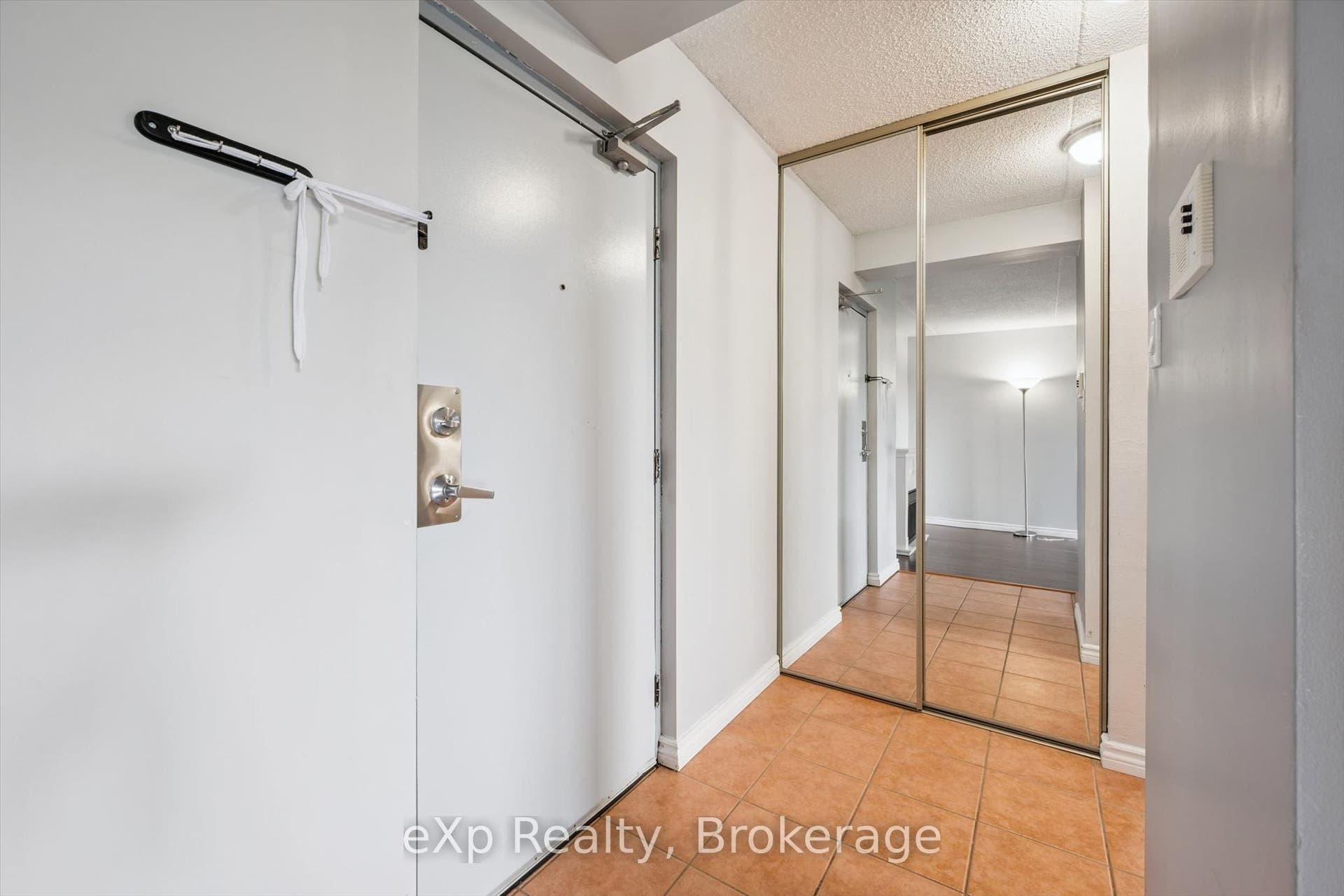 65 Silvercreek Parkway N, #404, Guelph, Wellington ON N1H 7R9